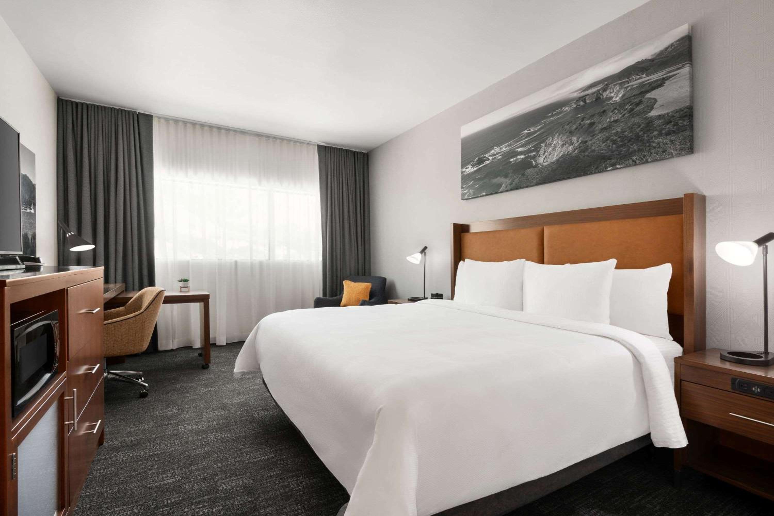 King Room - Mobility Access/Non-Smoking photo 3