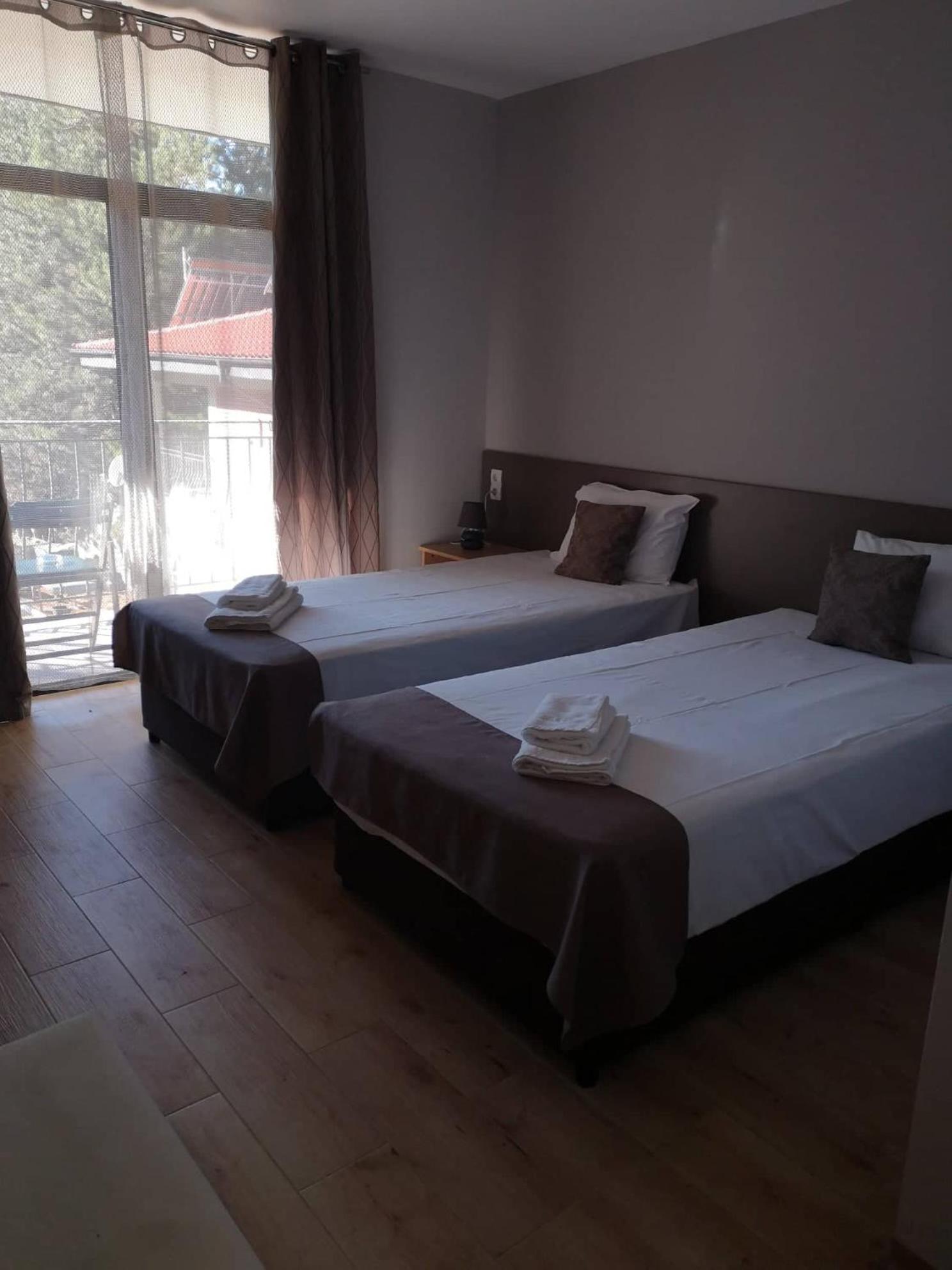 Double Or Twin Room - Photo 4