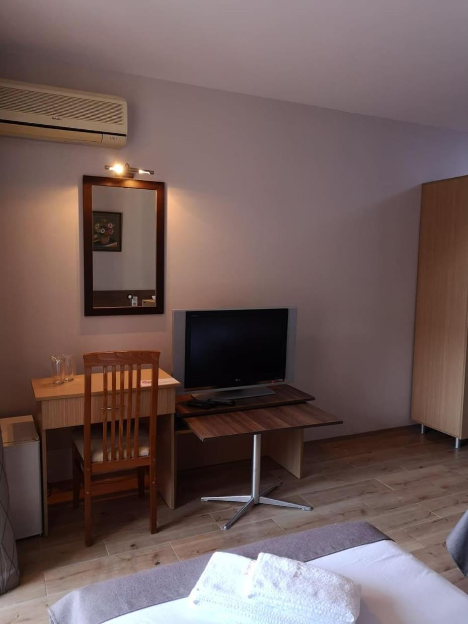 Double Or Twin Room - Photo 8