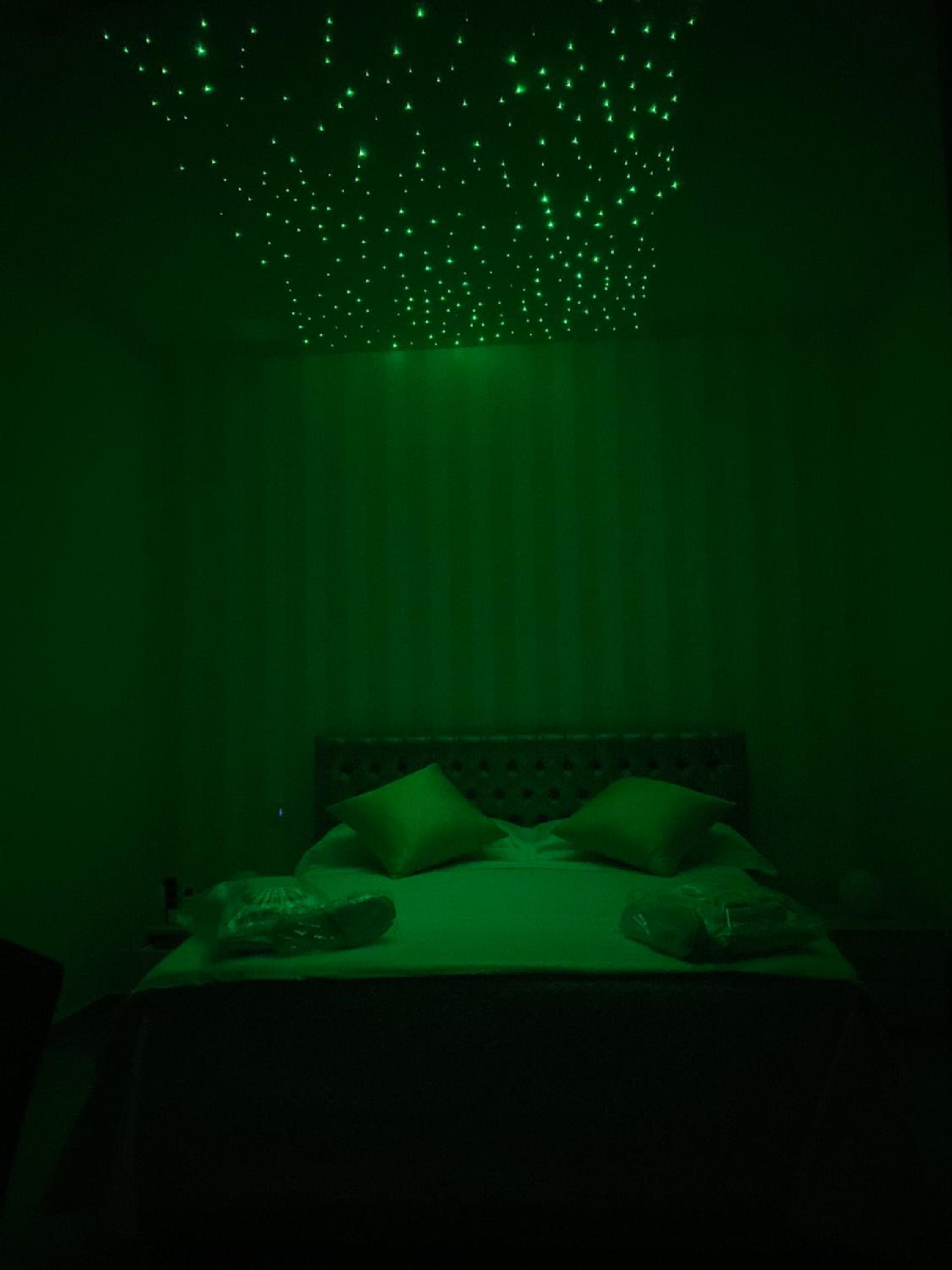 Deluxe King Room - Photo 12