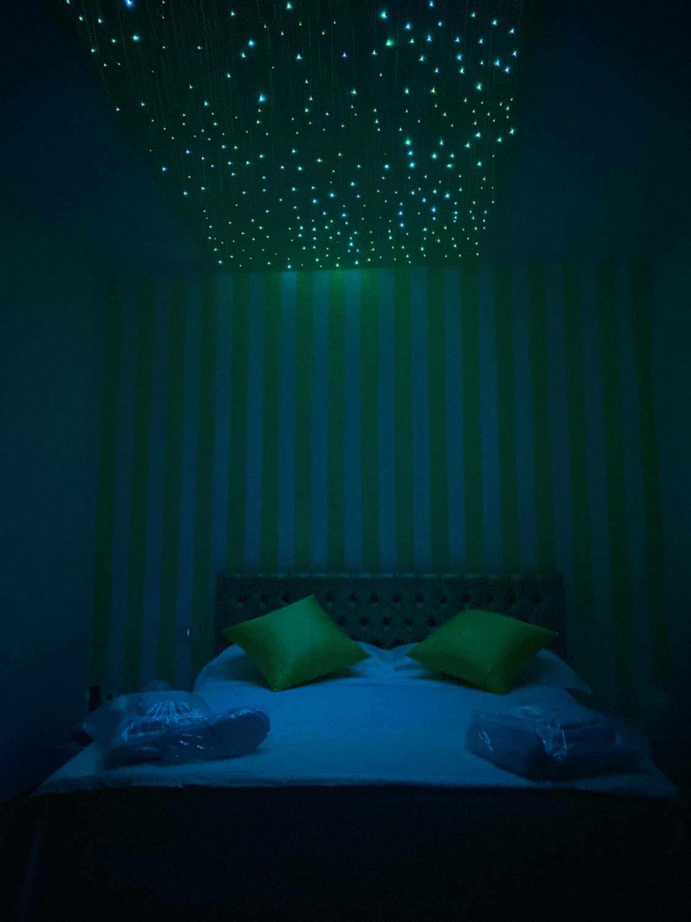 Deluxe King Room - Photo 4
