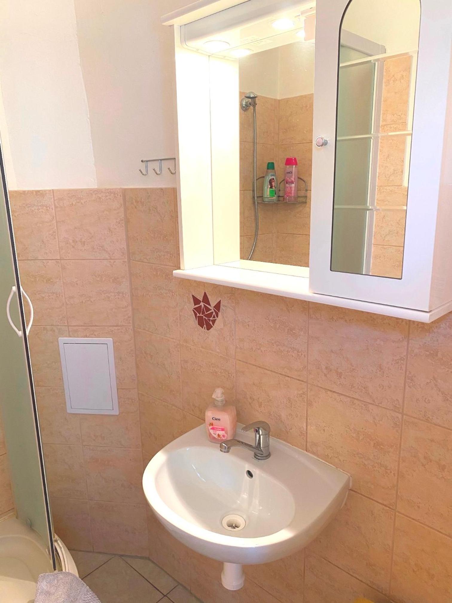 One-Bedroom Apartment - Photo 24