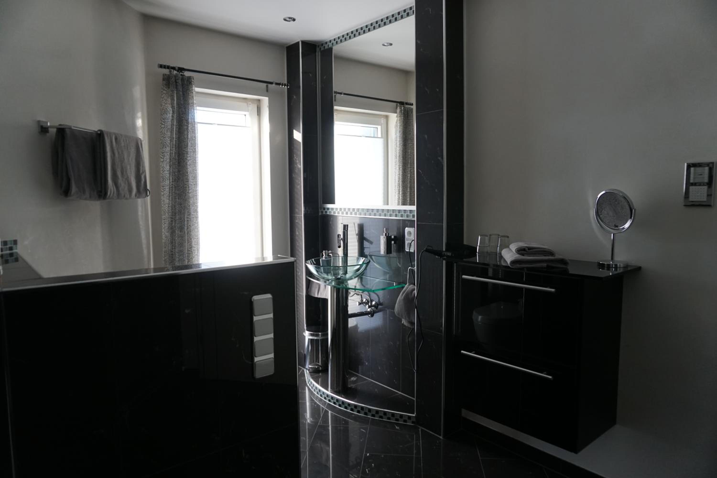 Family Room with Bathroom - Photo 8