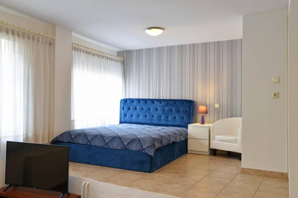 One-Bedroom Apartment - Photo 10