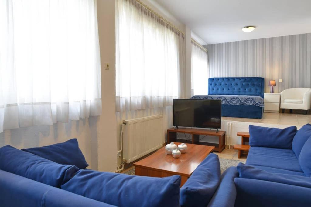 One-Bedroom Apartment - Photo 14
