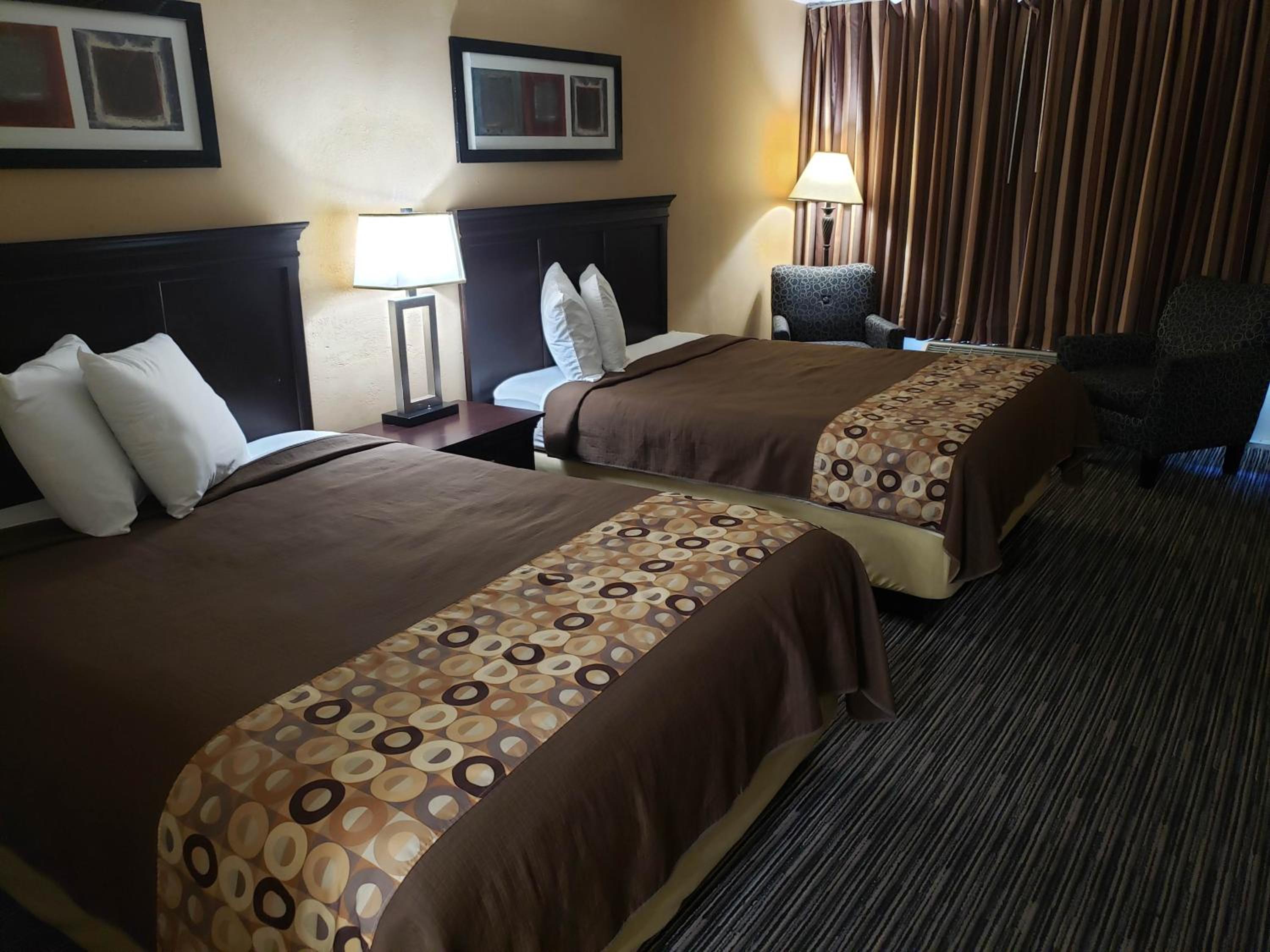 Double Queen Smoking Guestroom - Photo 2