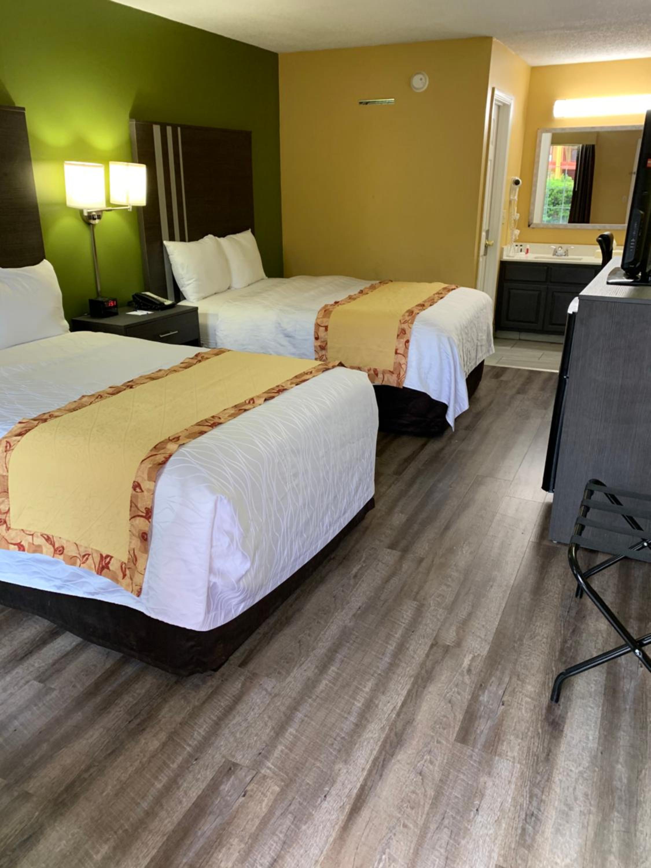 Double Room with Two Double Beds - Mobility Access/Non-Smoking - Photo 2