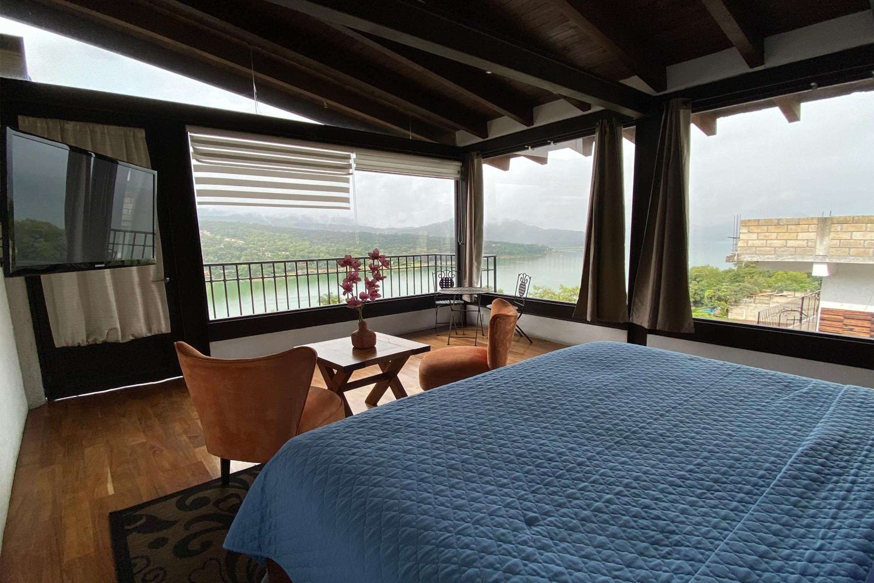 Suite with Hot Tub