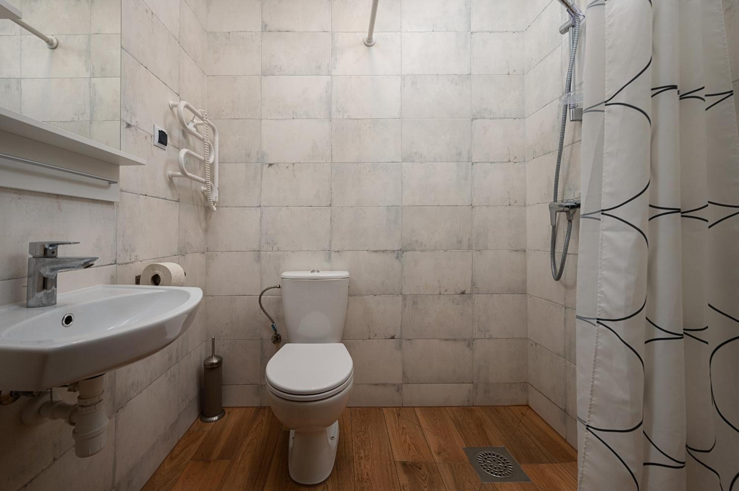 Double or Twin Room - Photo 14