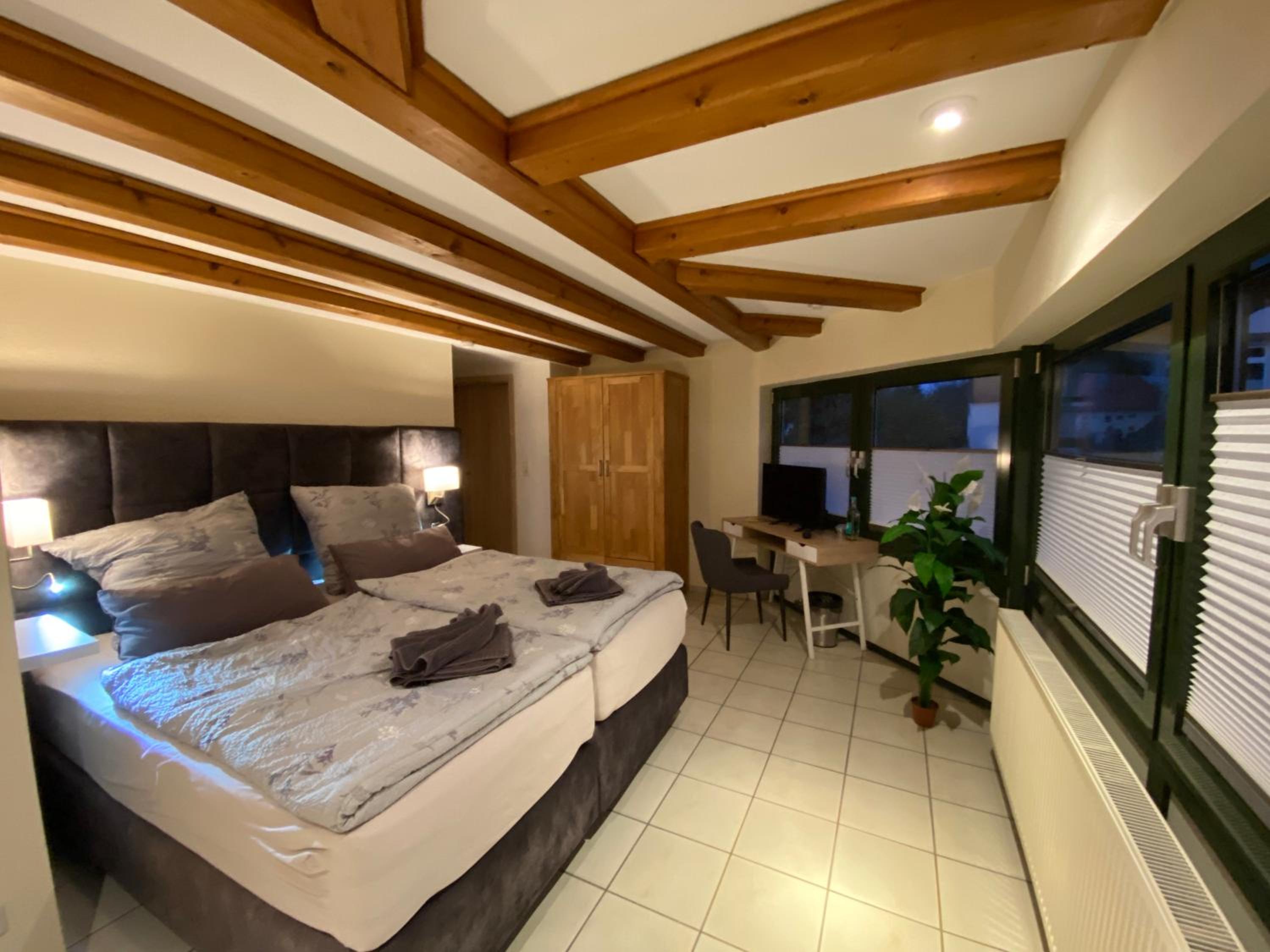 Double Room with Private Bathroom photo 2