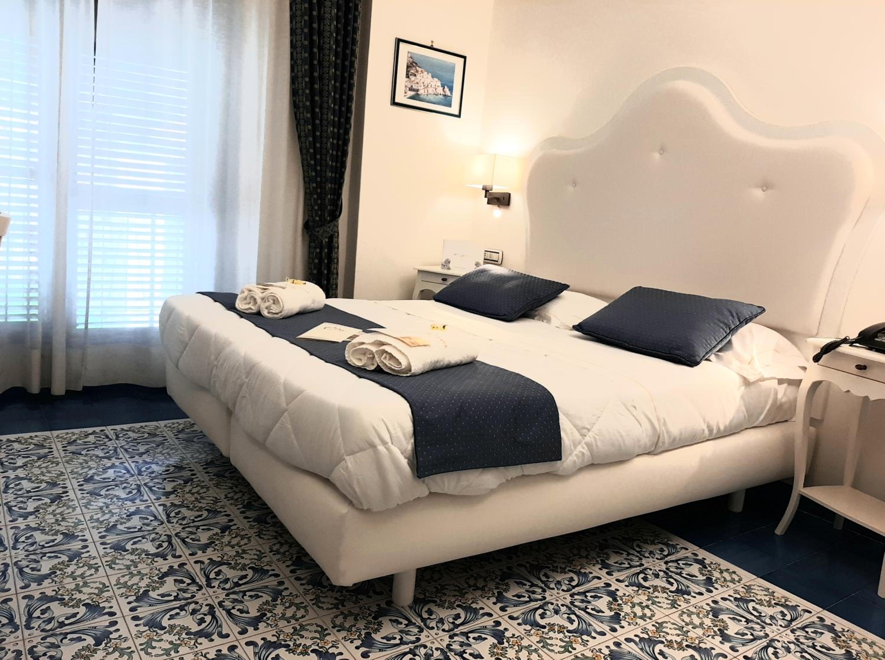 Classic Double Room with Balcony - Photo 1