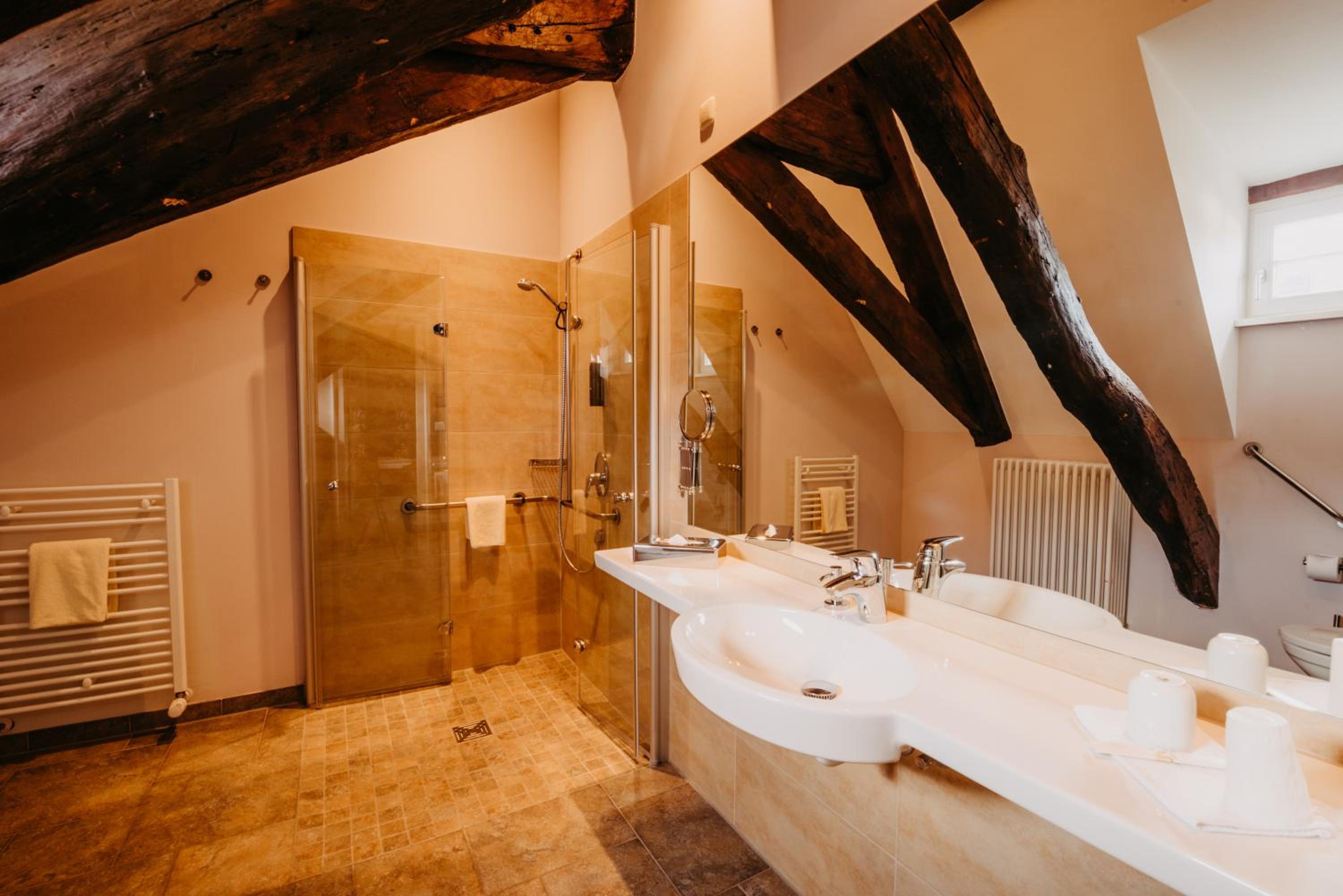 Double Room - Photo 6