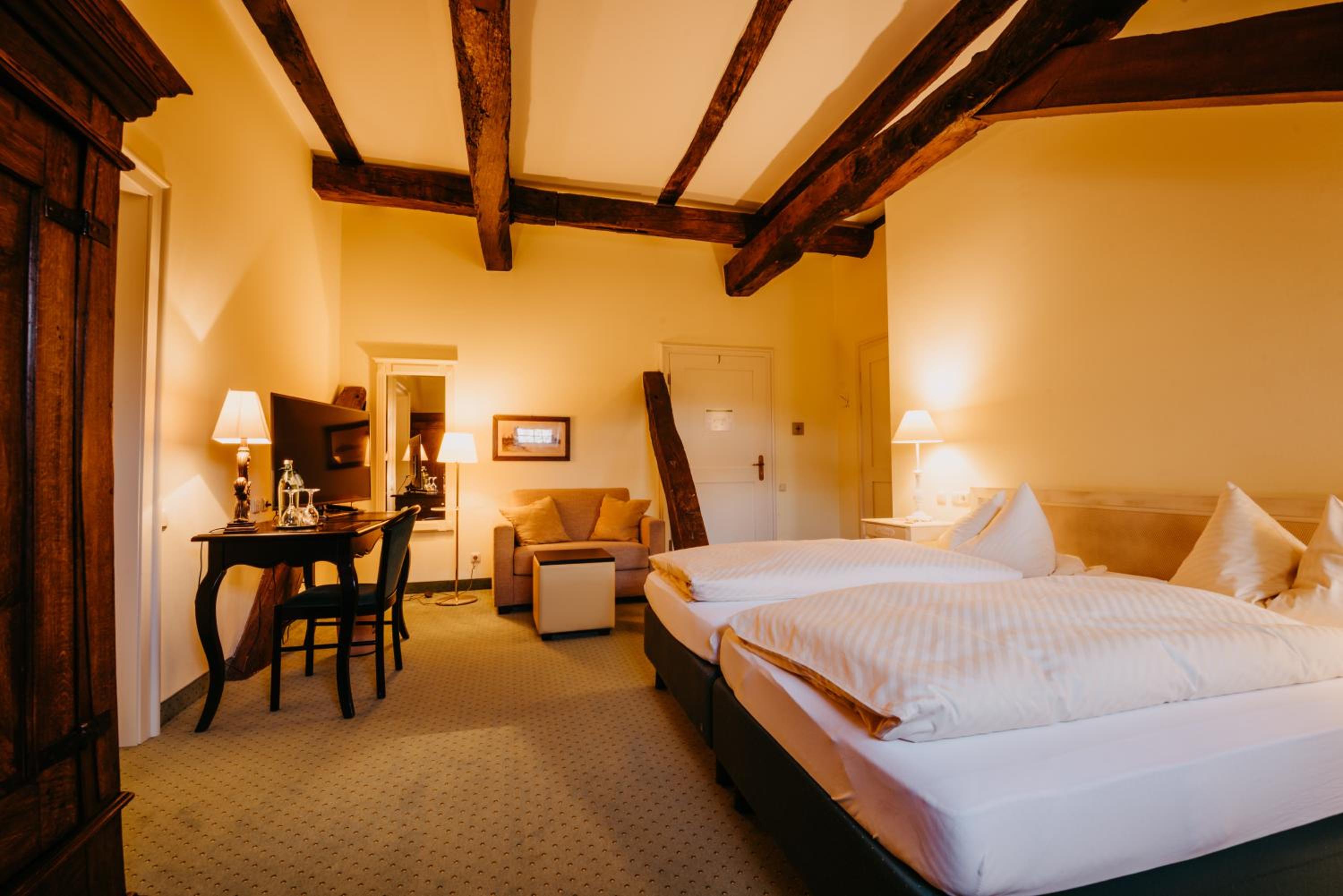 Double Room - Photo 7