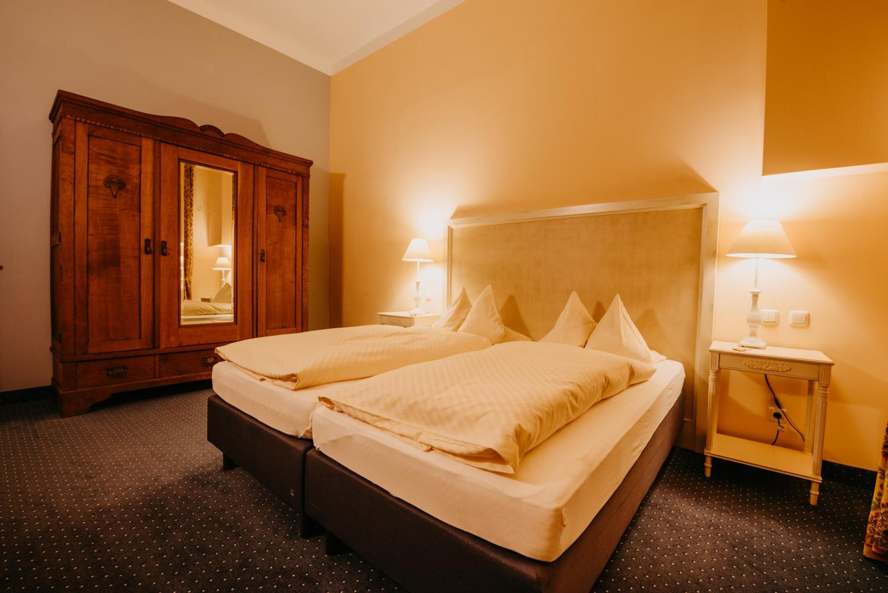 Double Room - Photo 8