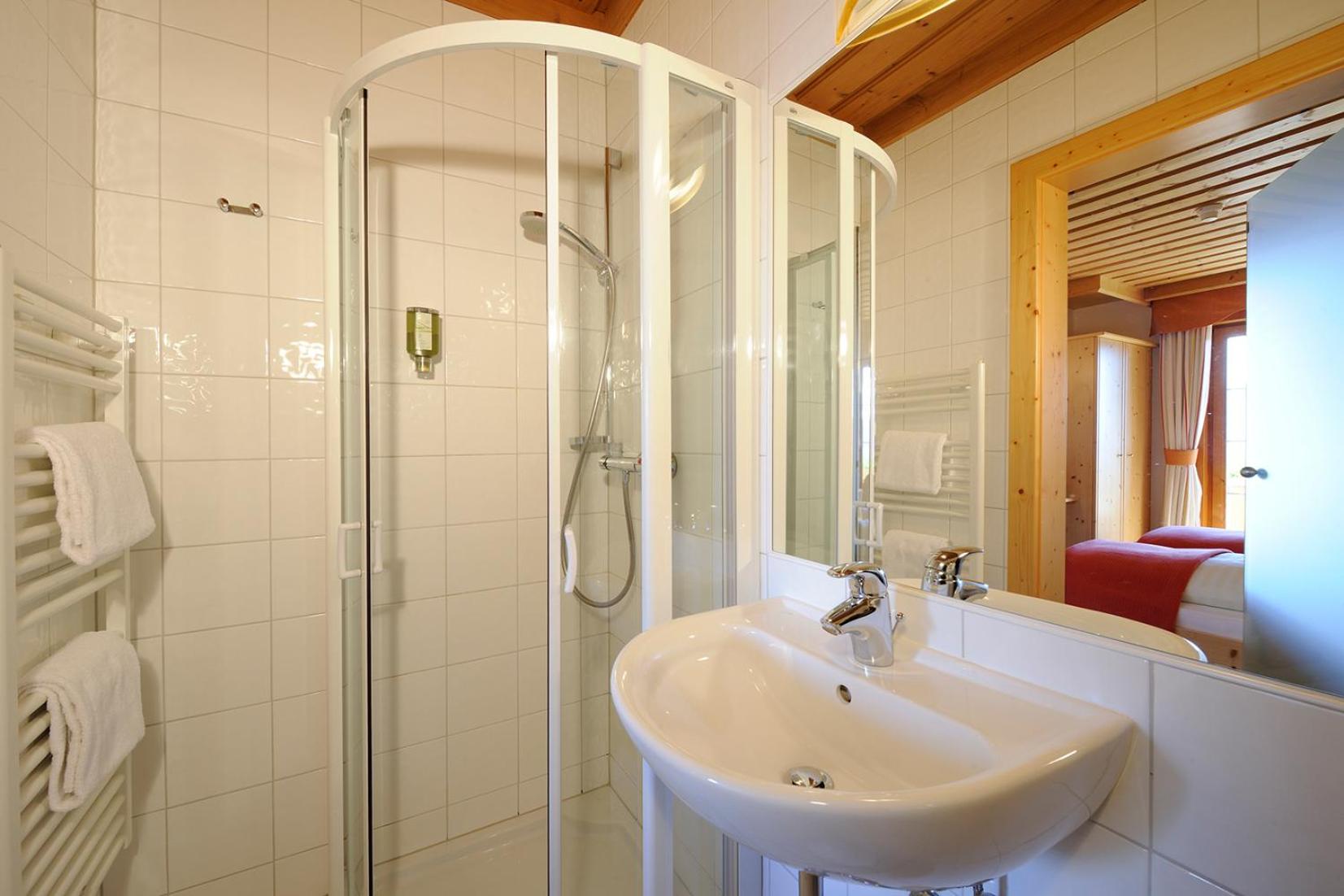 Double Room with Lake View photo 3