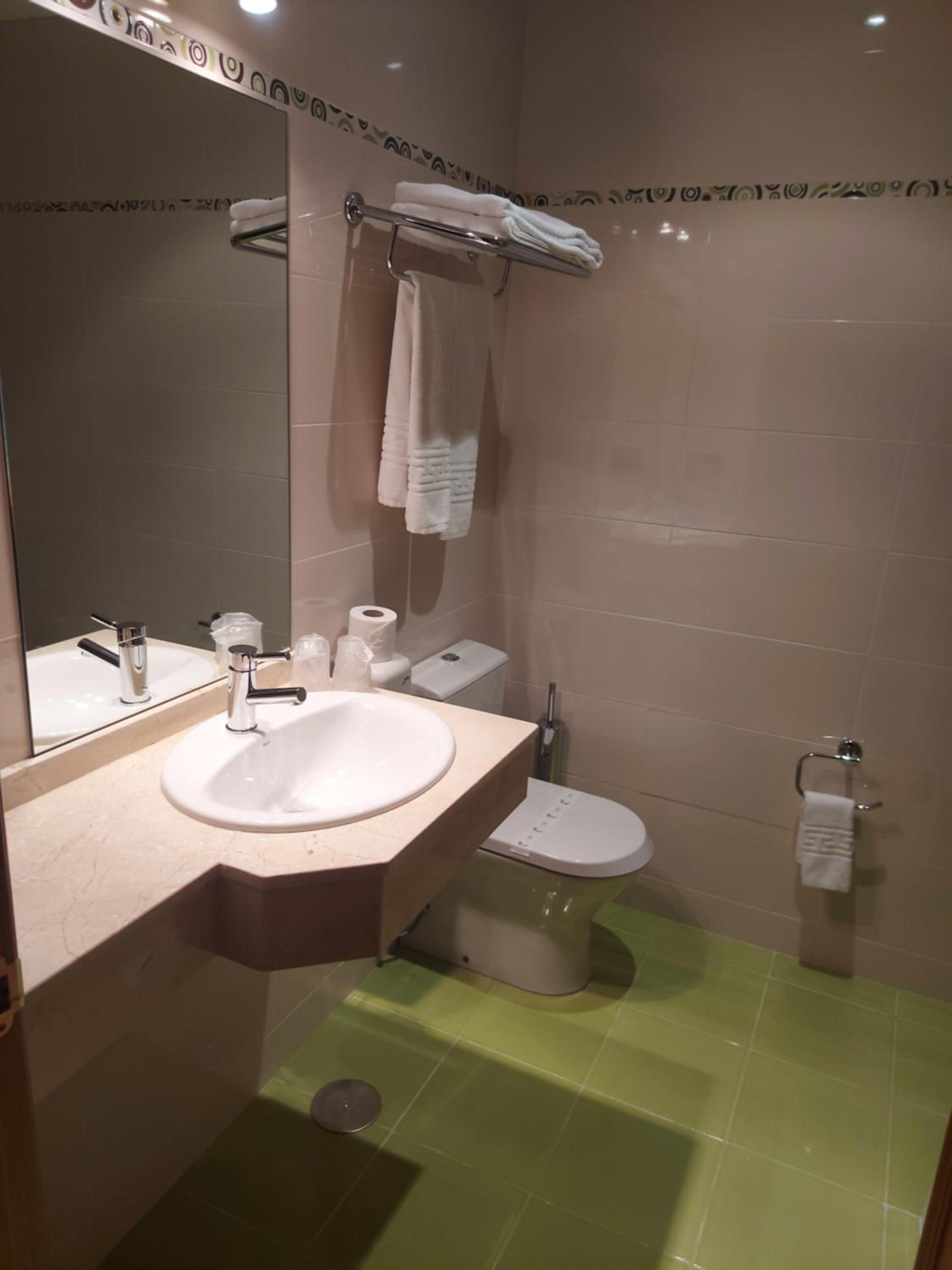 Double Room - Photo 14