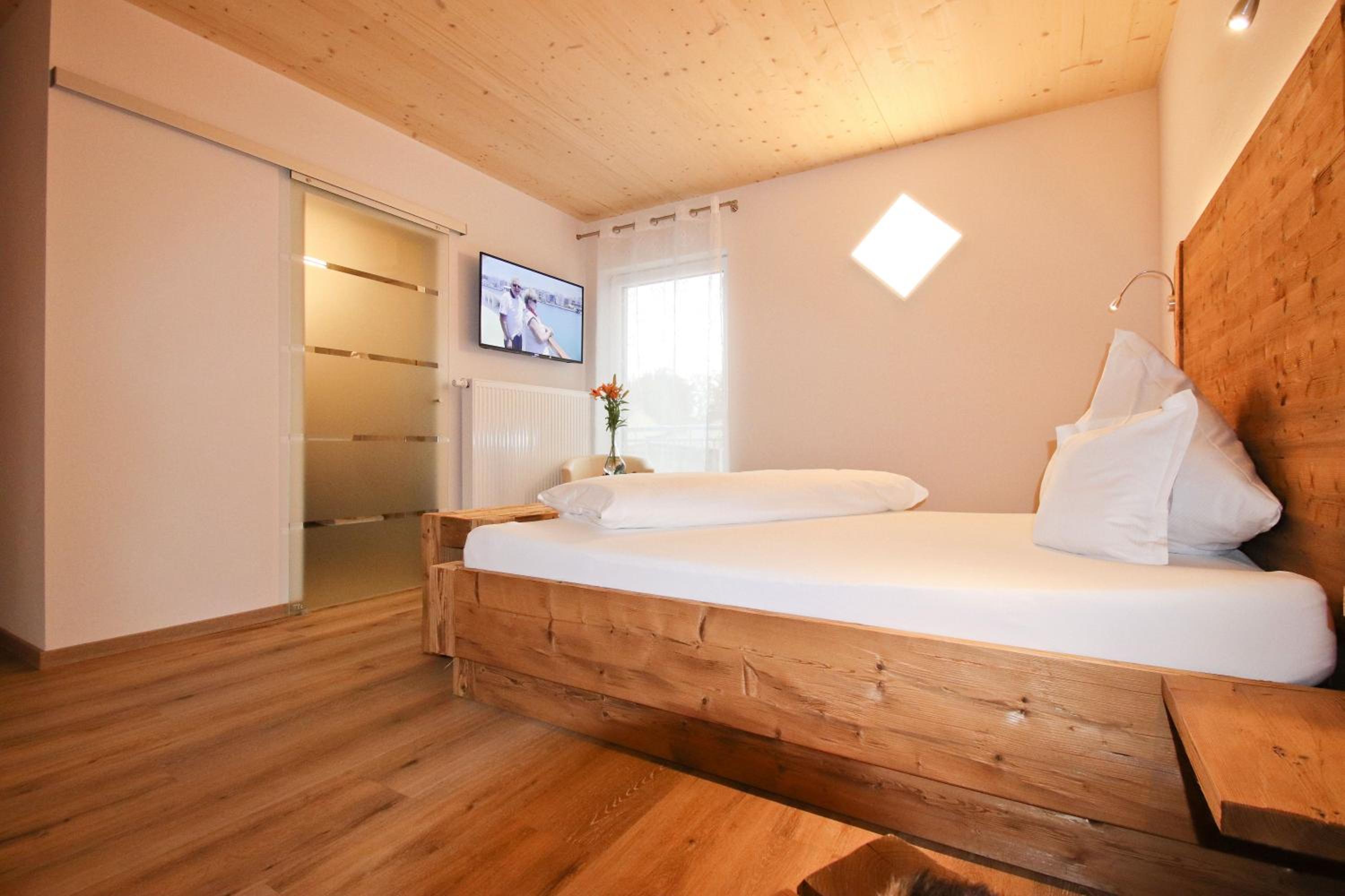 Comfort Single Room with Shower photo 2
