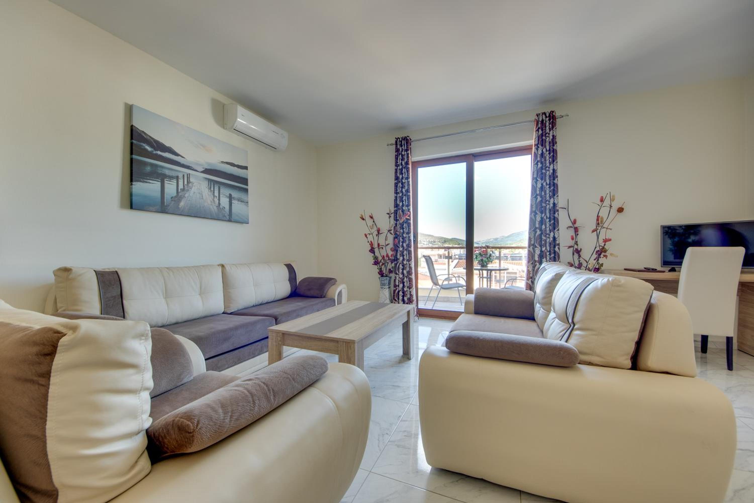 One-Bedroom Apartment with Balcony