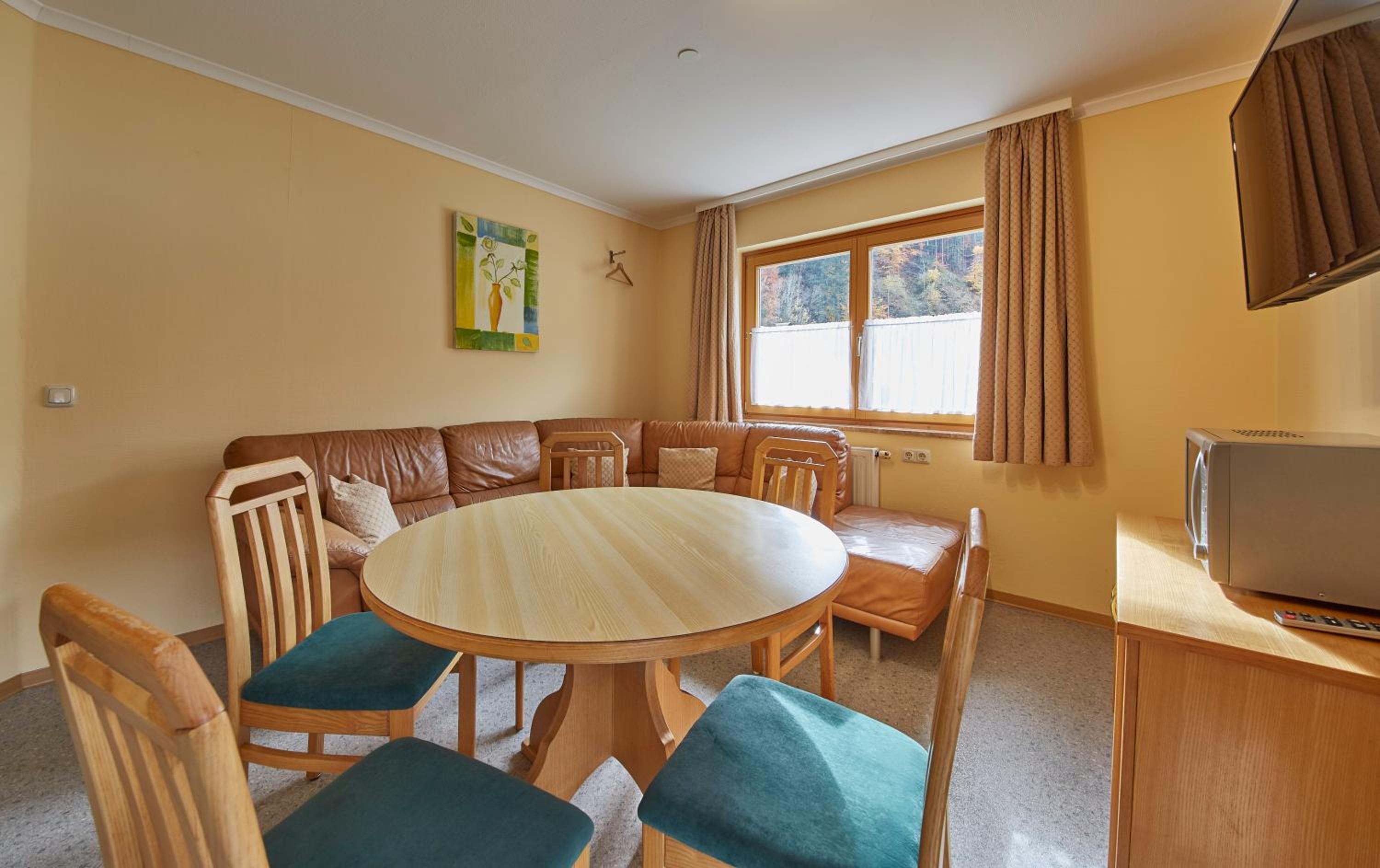 Two-Bedroom Apartment with Terrace photo 2