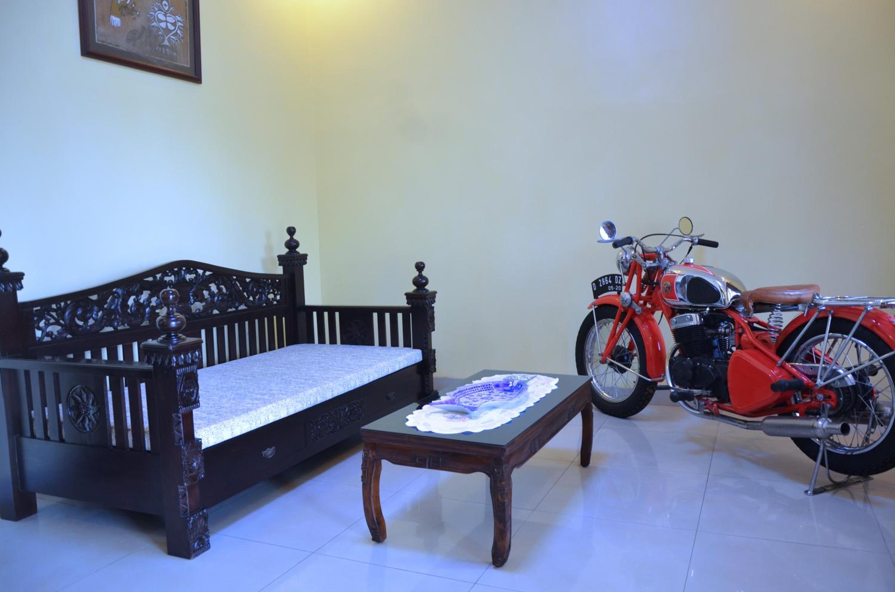Villa - Photo 2