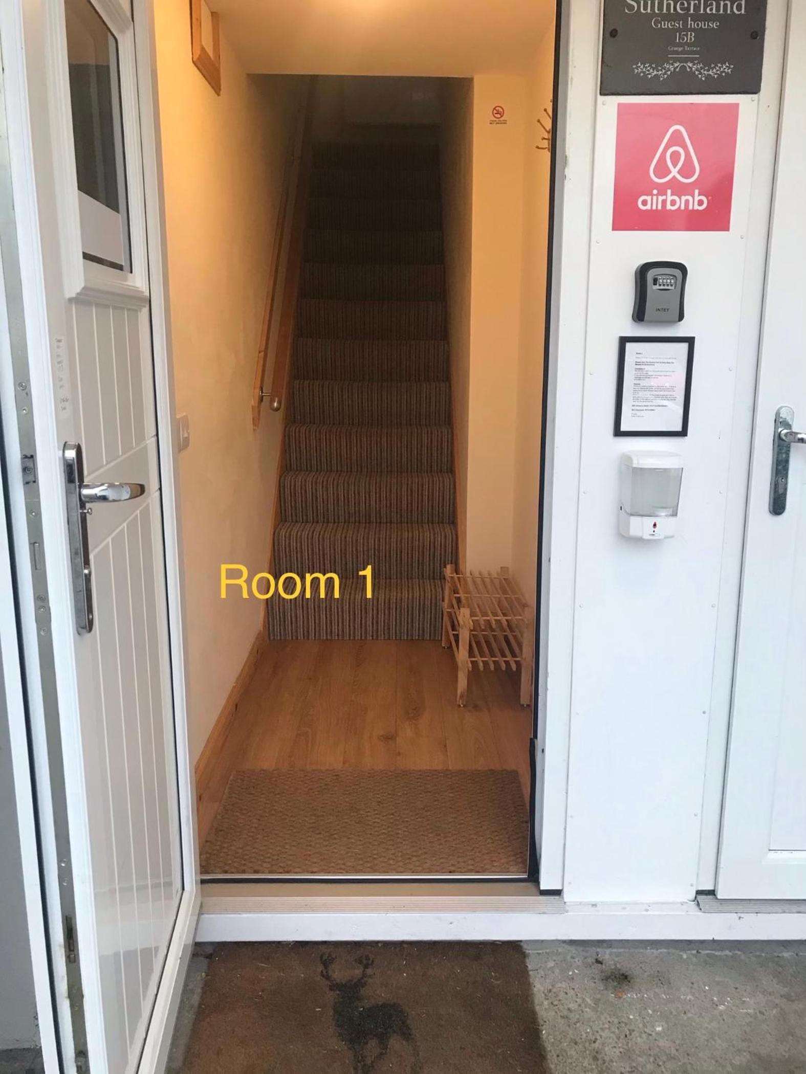 Deluxe Double Room with Side Sea View - Photo 10