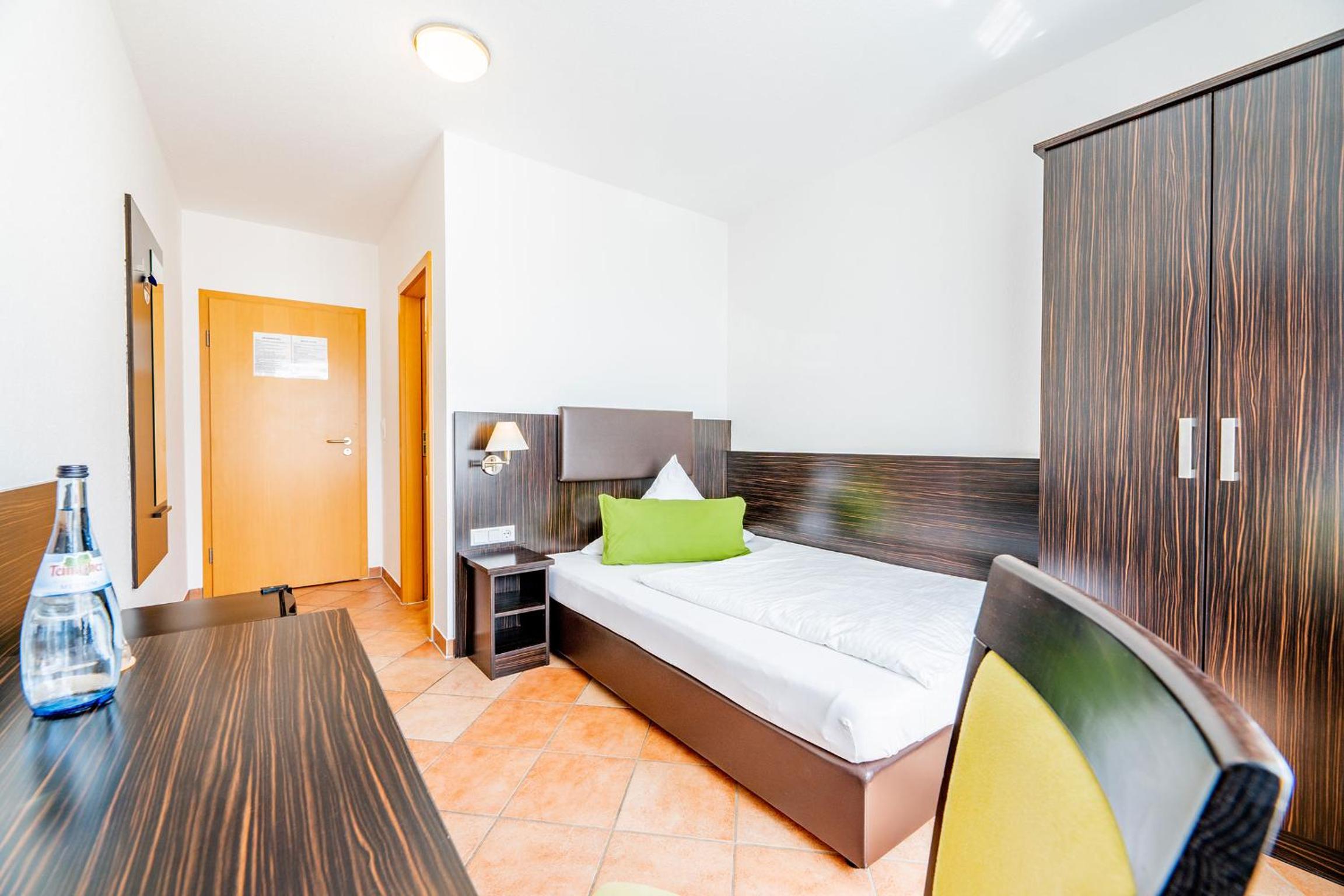 Single Room photo 2