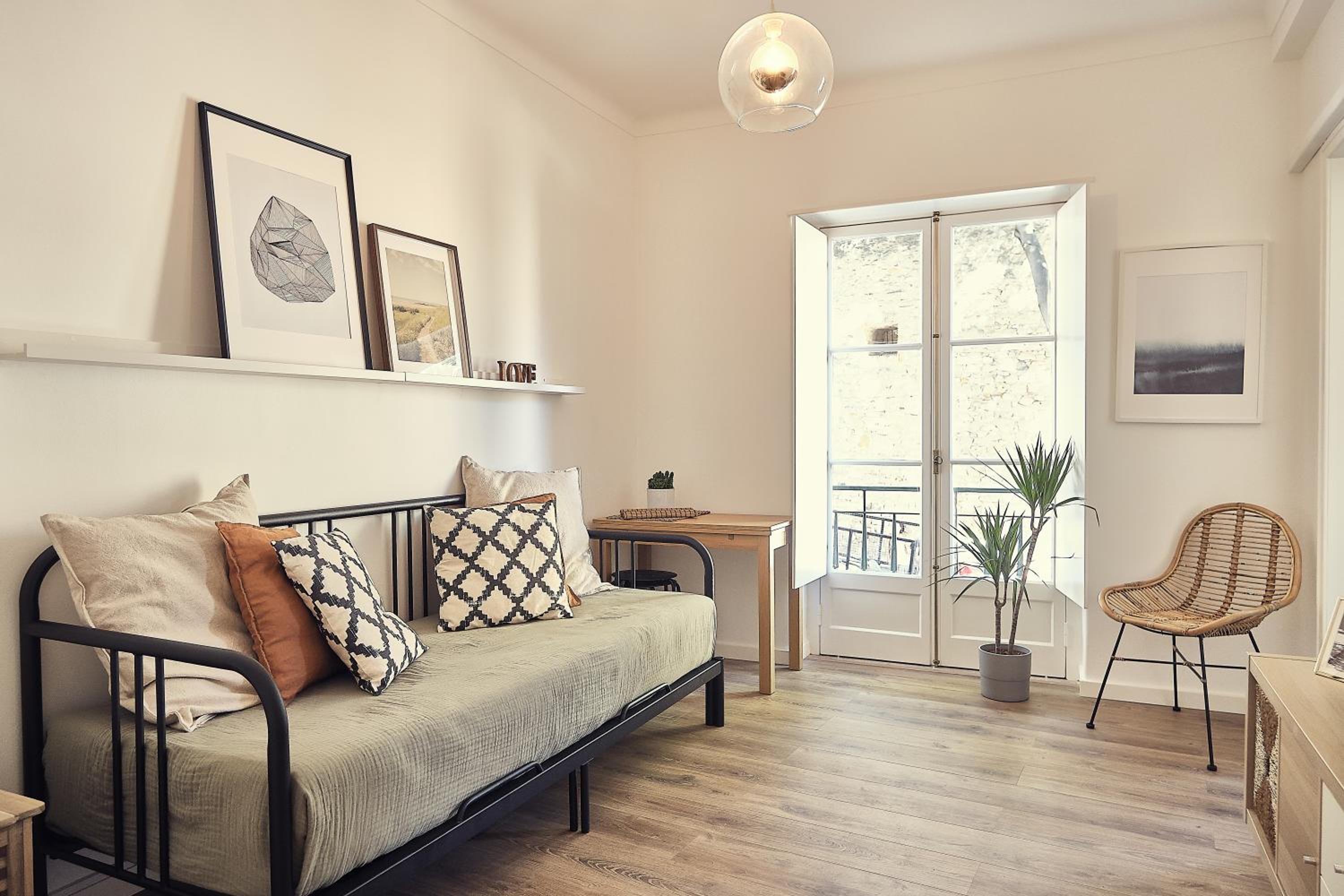 One-Bedroom Apartment with Balcony photo 1