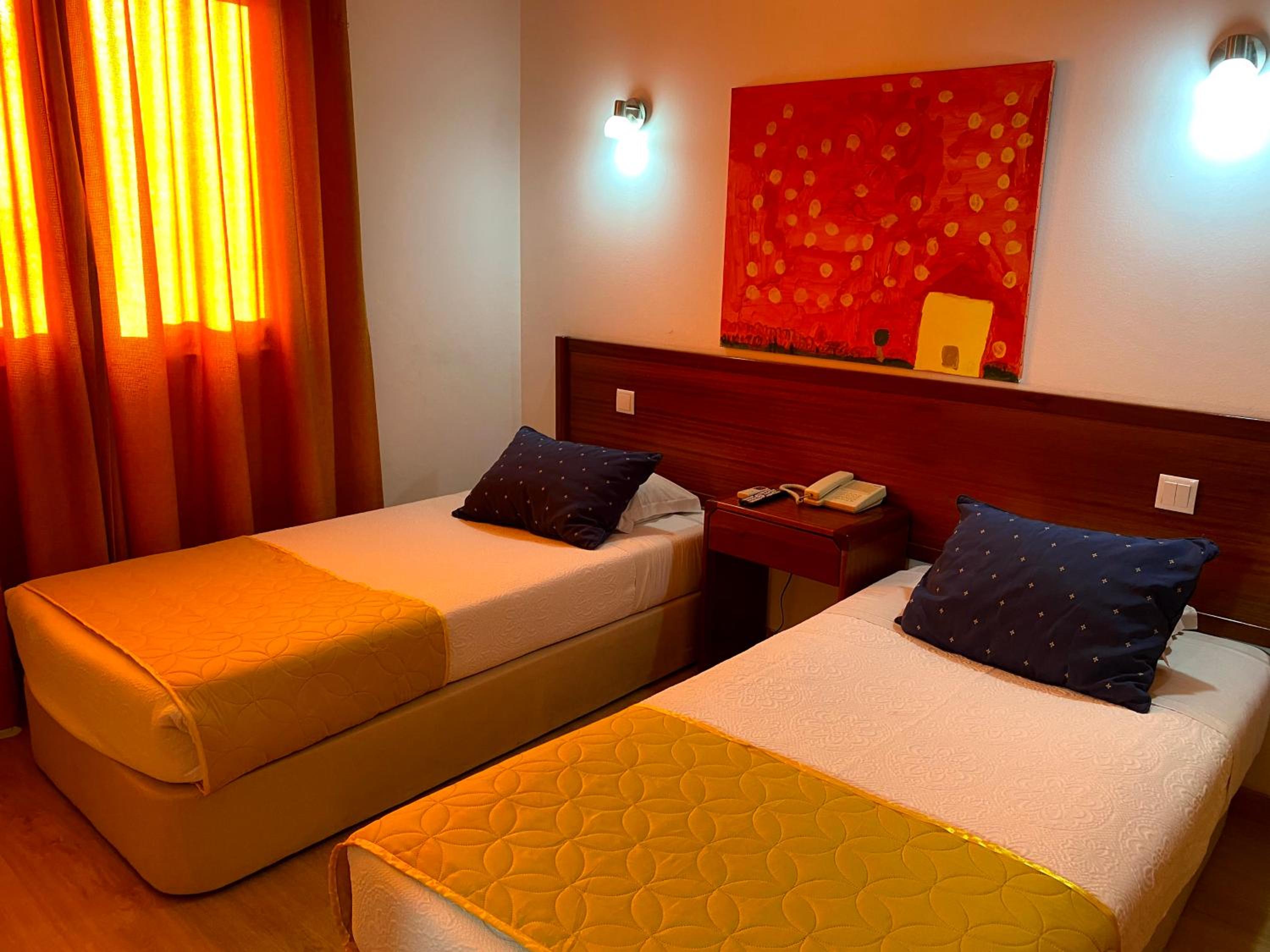 Twin Room - Photo 1