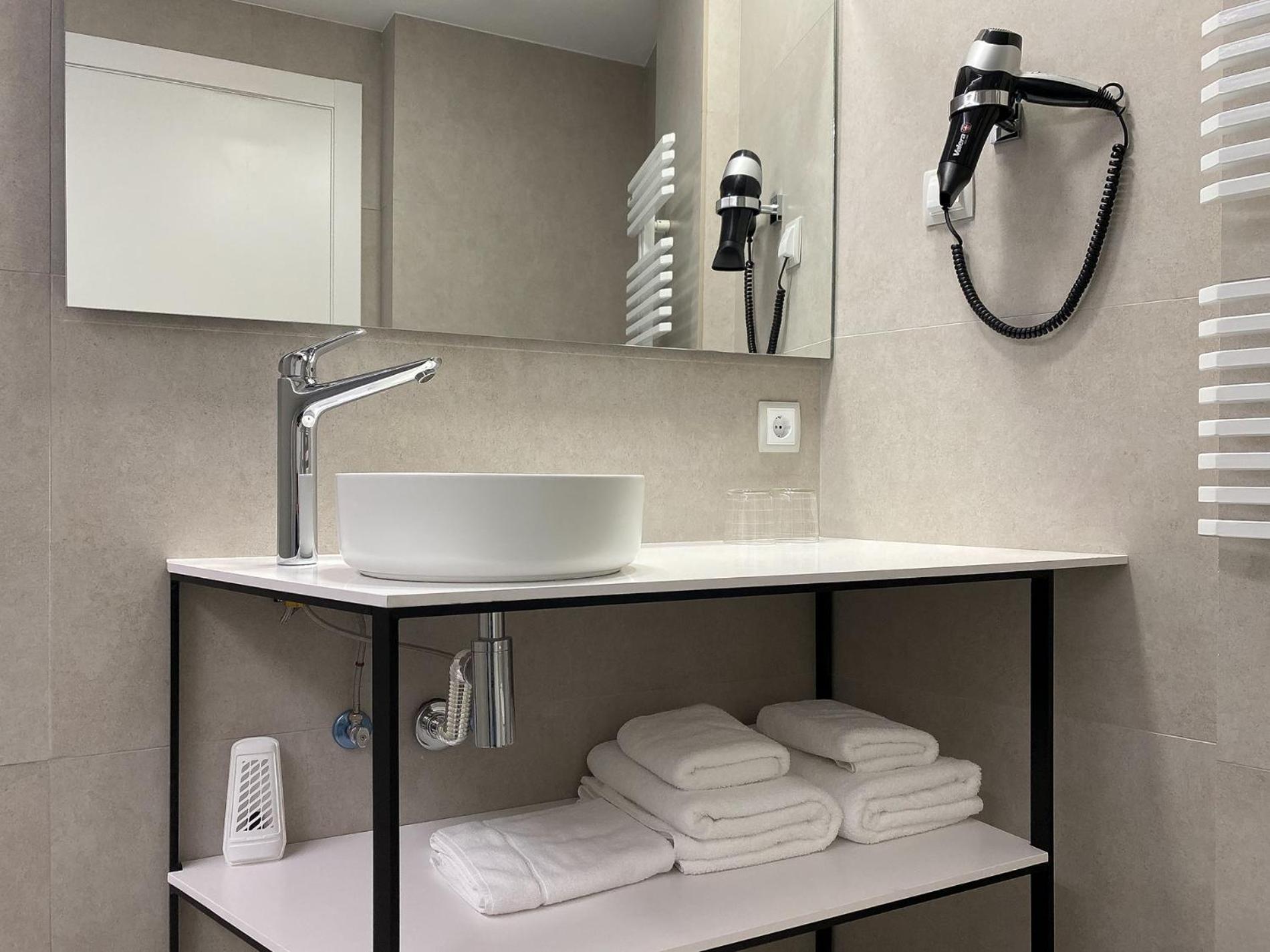 Deluxe Double or Twin Room photo 2