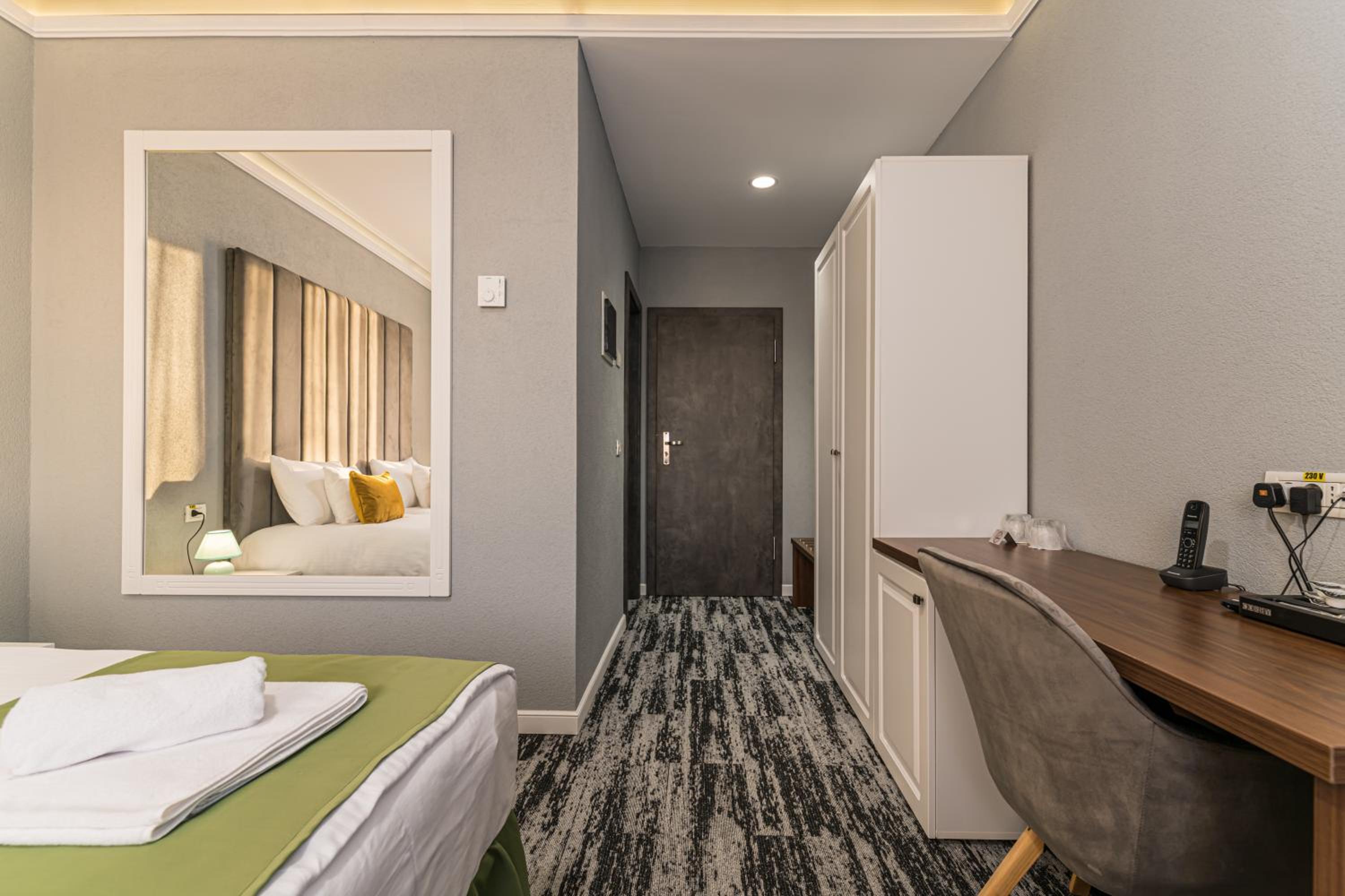 Superior Twin Room - Photo 7