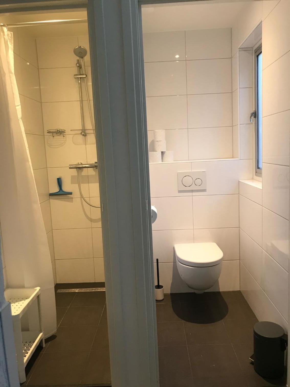 Double Room with Shared Bathroom photo 2