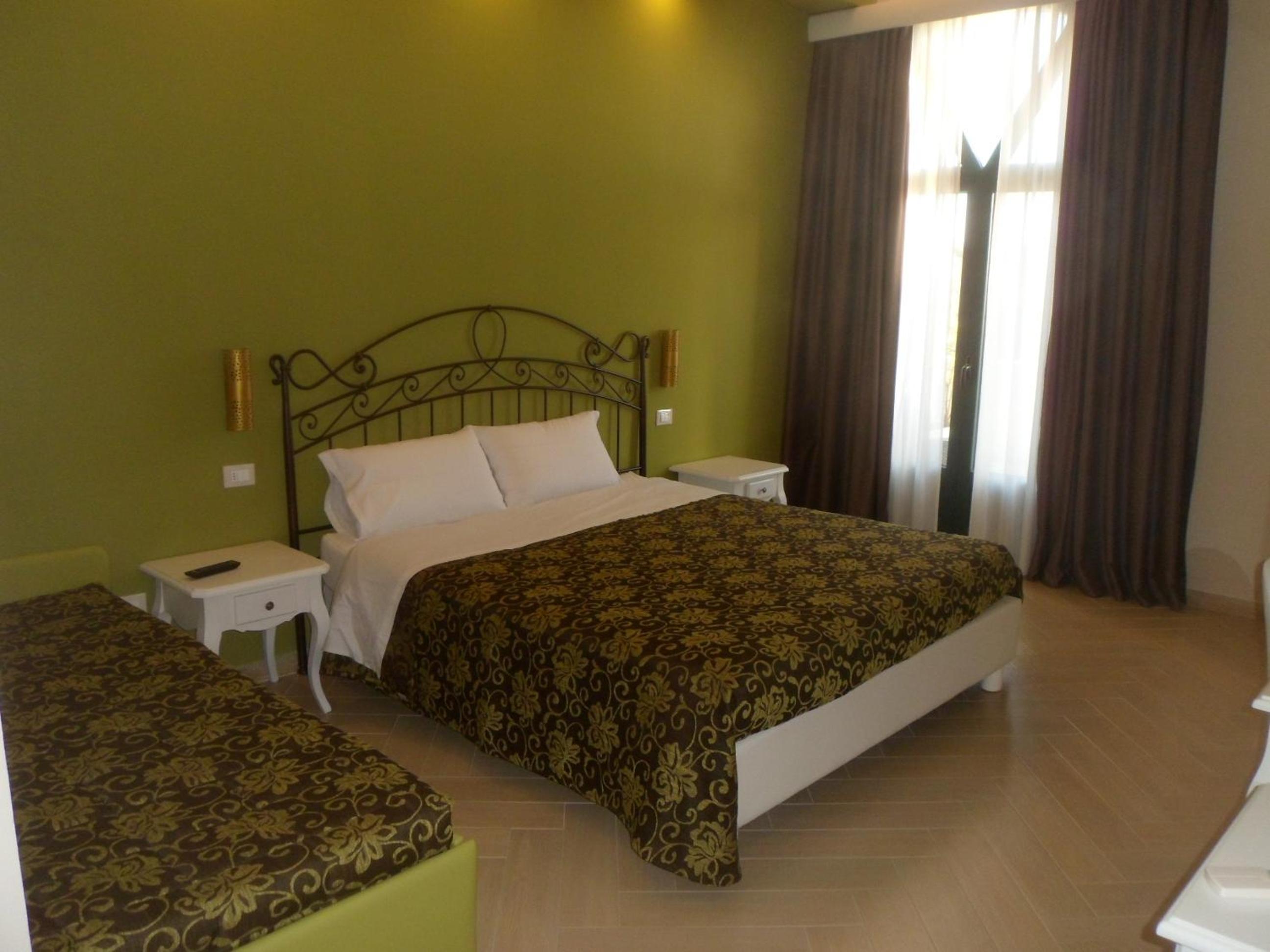 Triple Room with Terrace