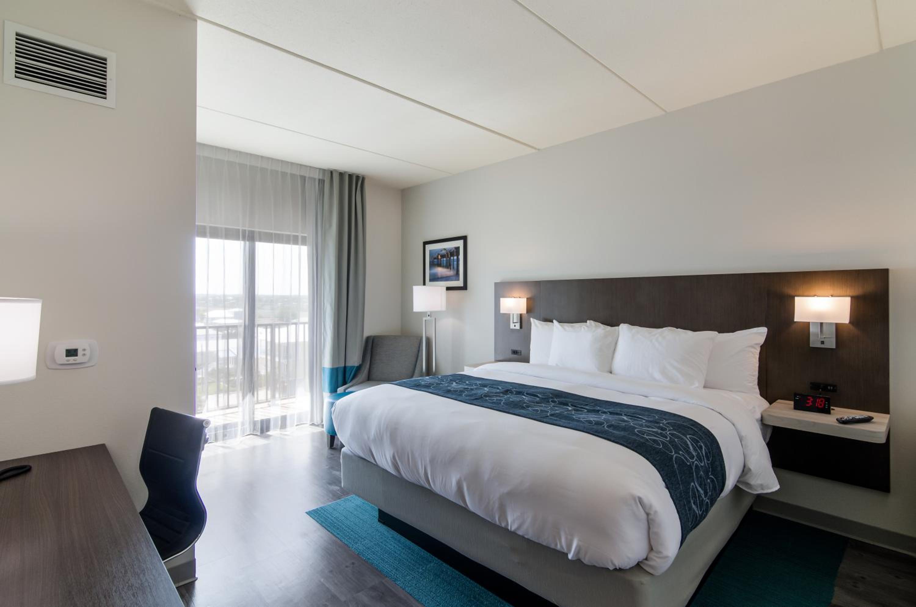 King Room - Accessible/Non-Smoking photo 2