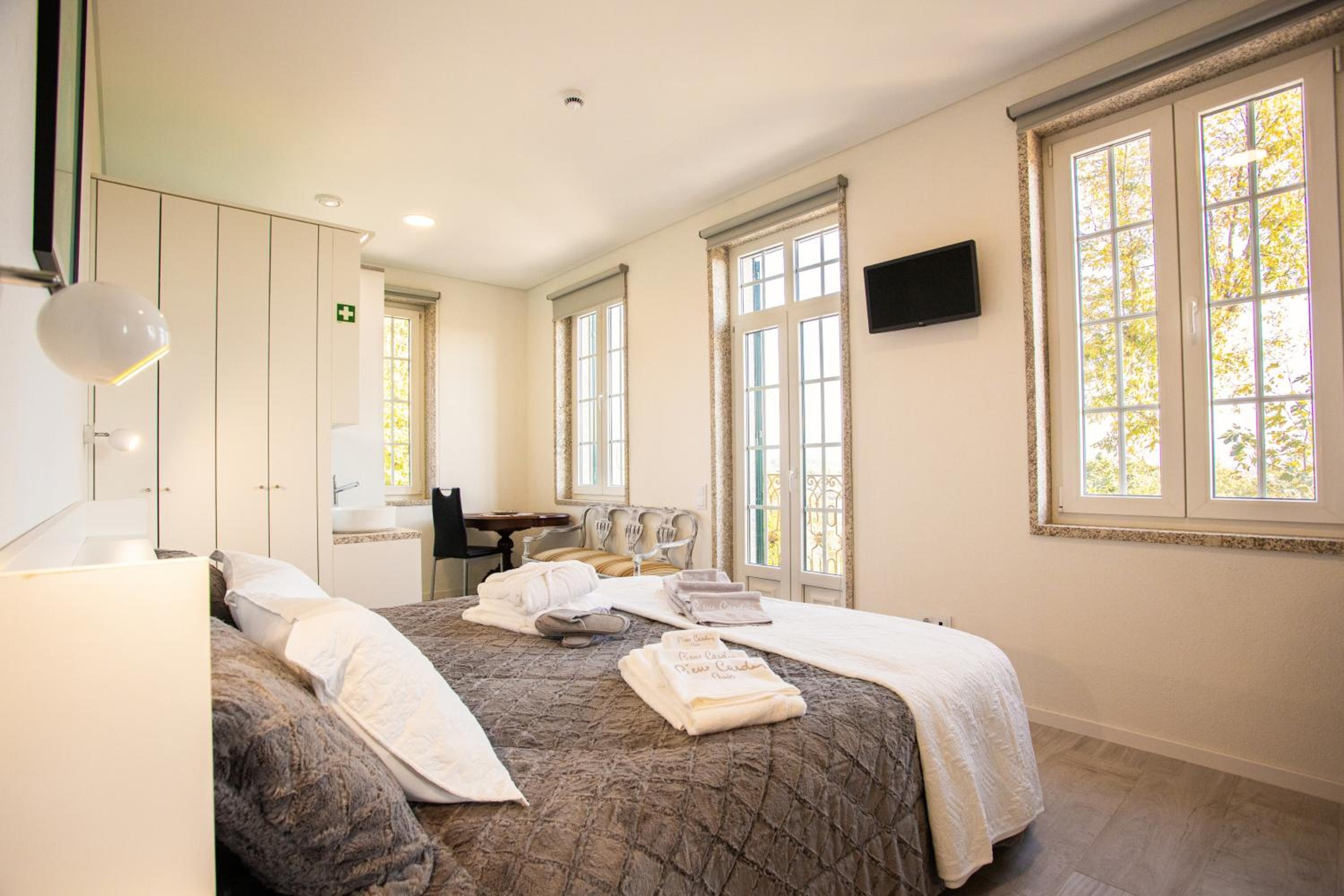 Suite with Garden View - Photo 2
