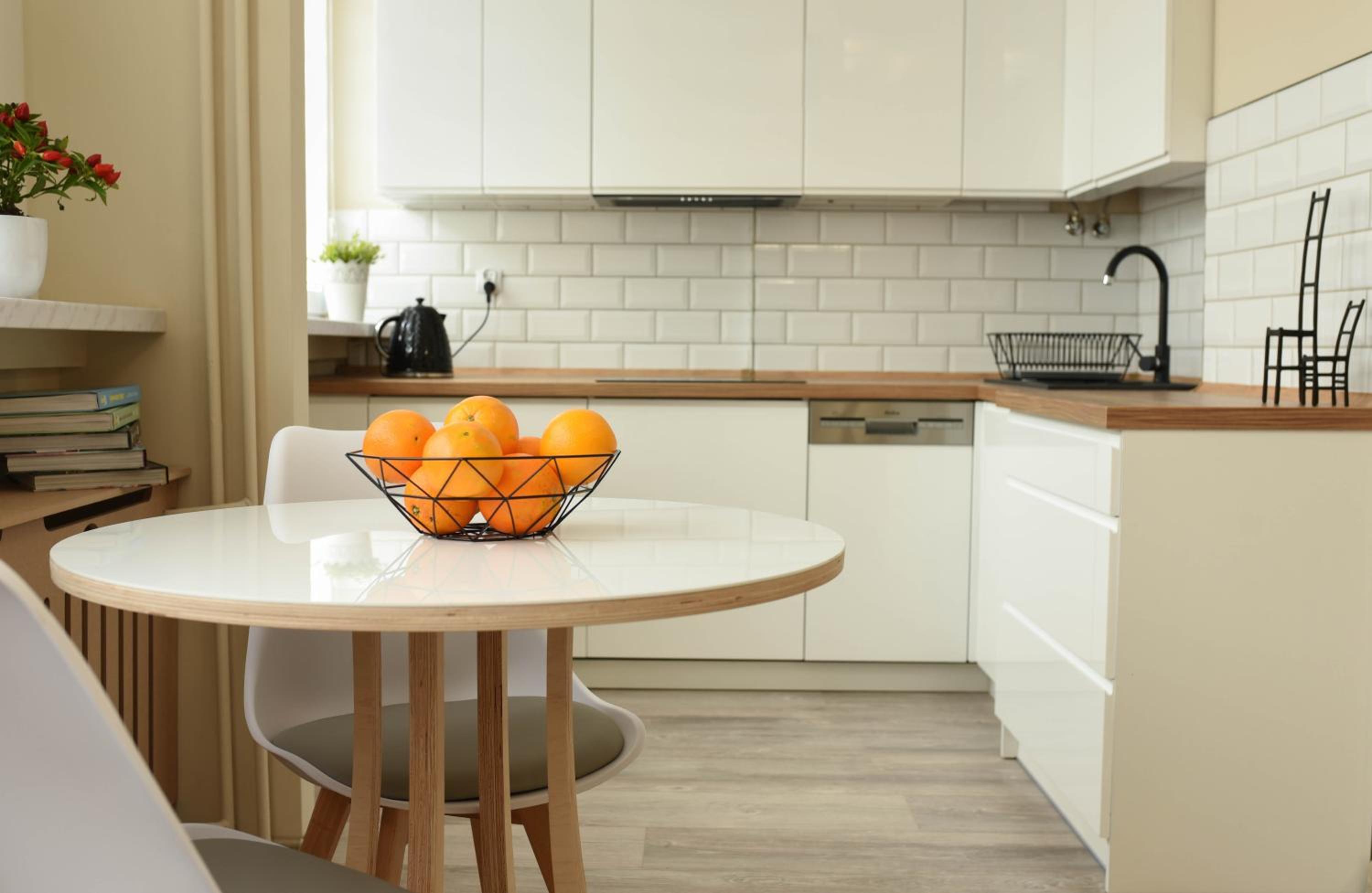 One-Bedroom Apartment - Photo 2