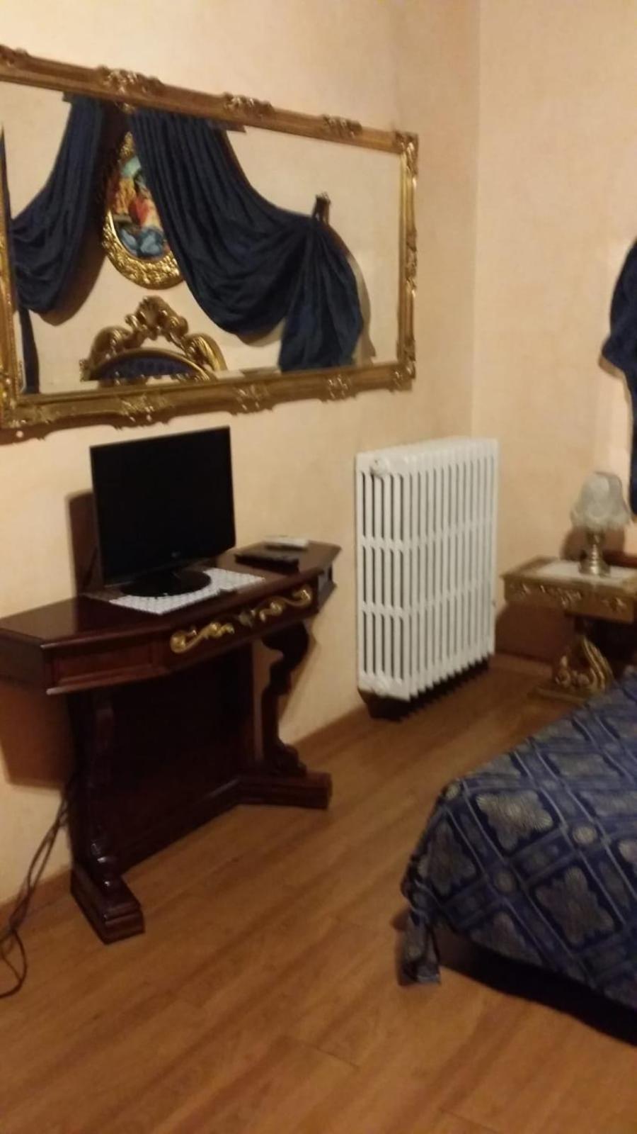 Double Room - Photo 4