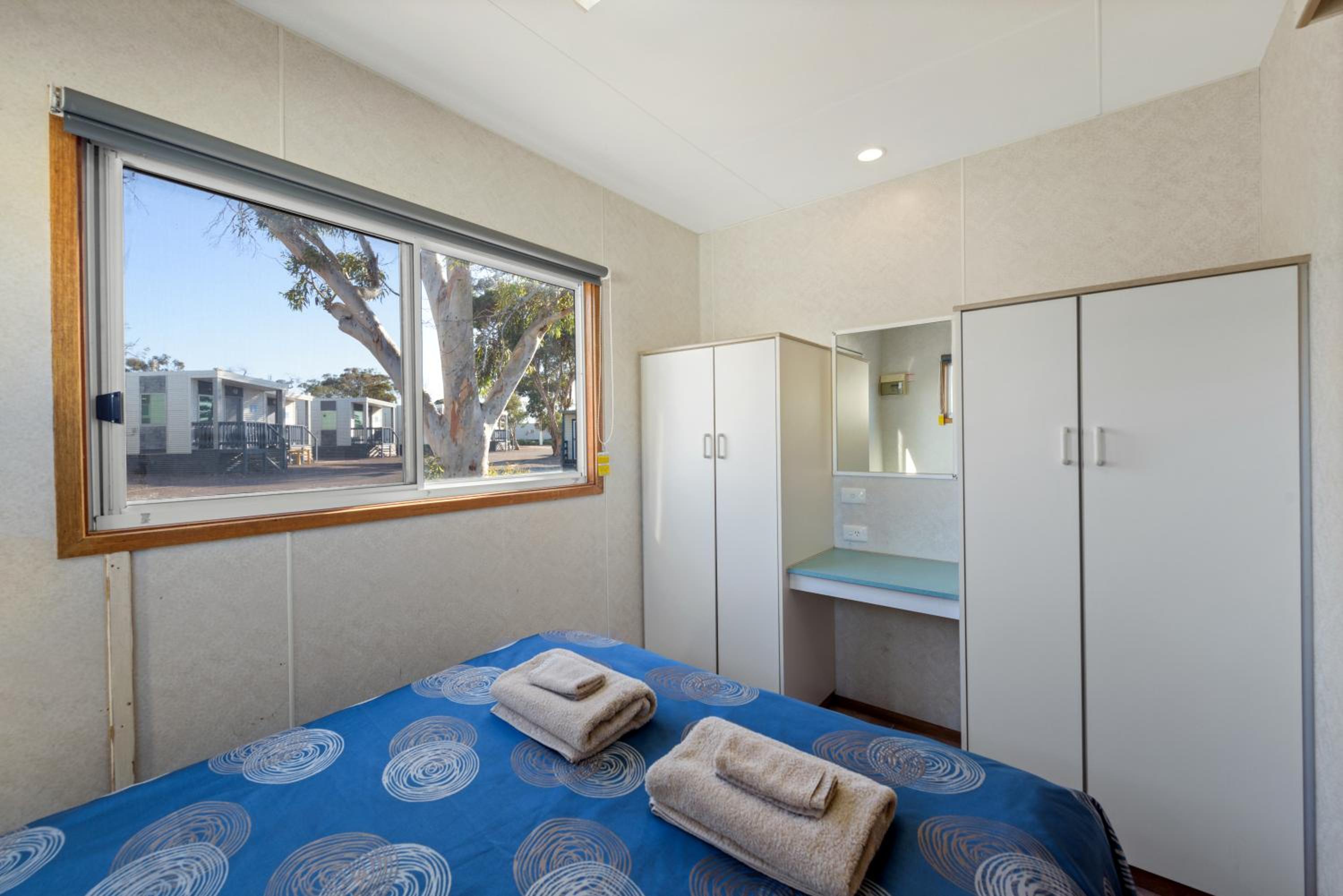 Standard 1 Bedroom Cabin - Photo 5