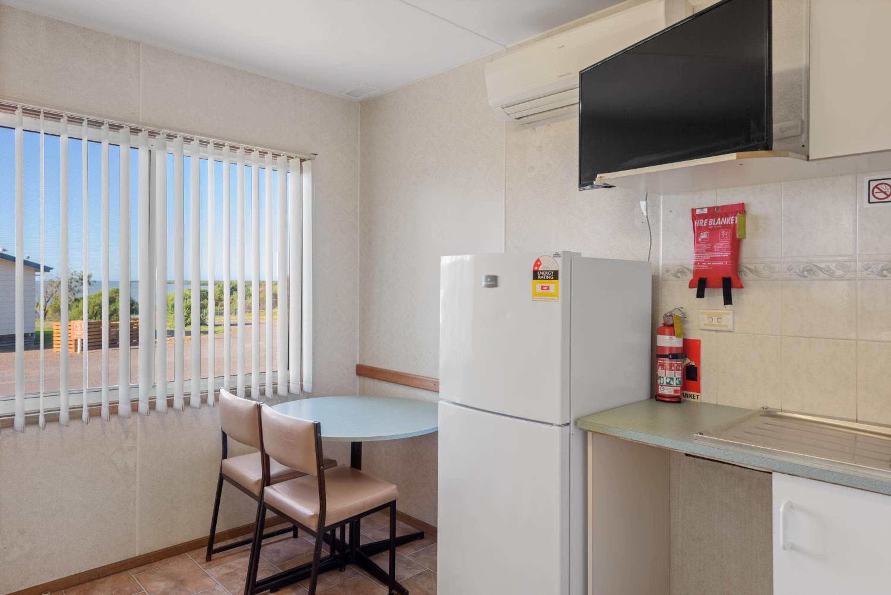 Standard 1 Bedroom Cabin - Photo 7