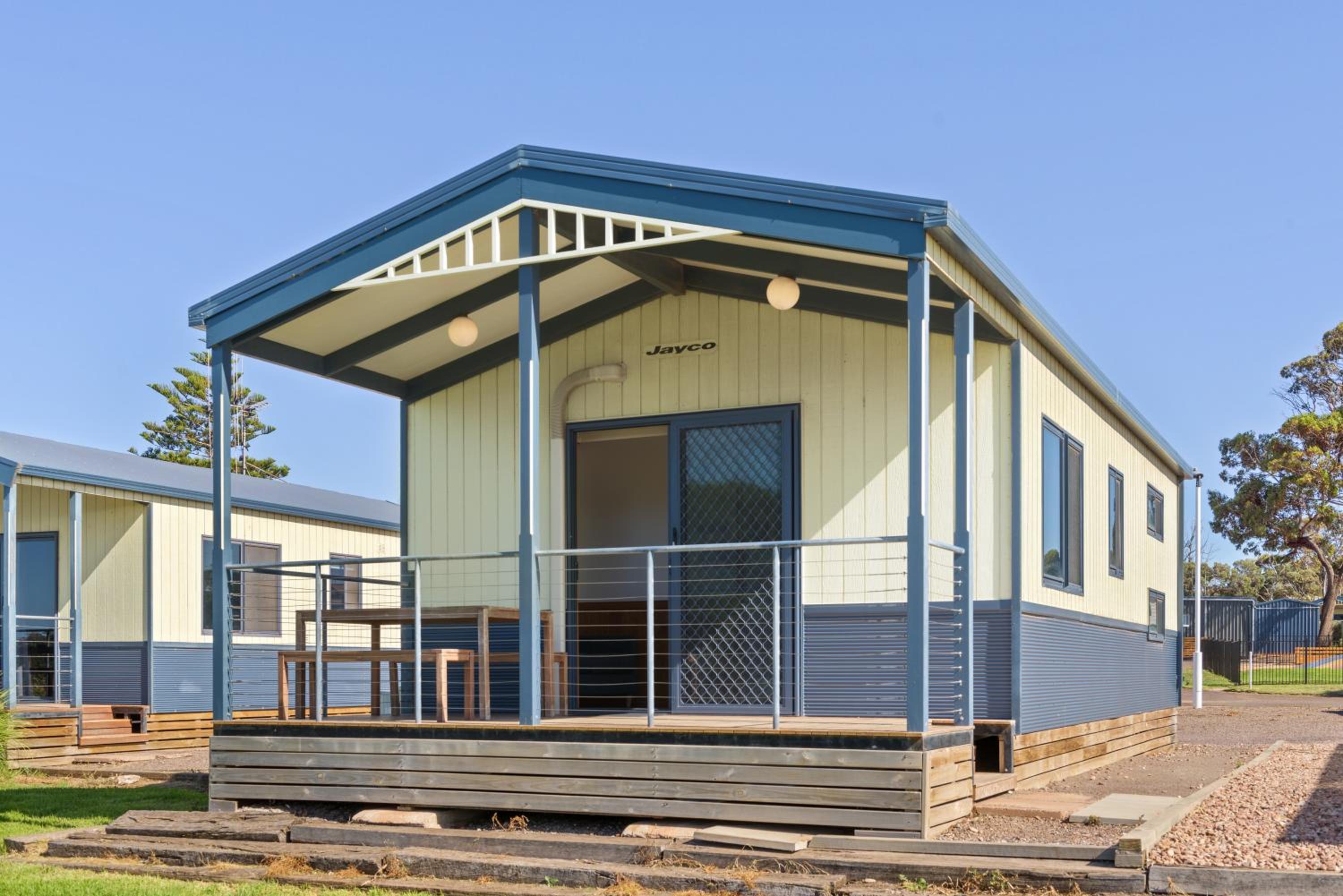 Superior 2 Bedroom Seaview Cabin – Sleeps 4 - Photo 2