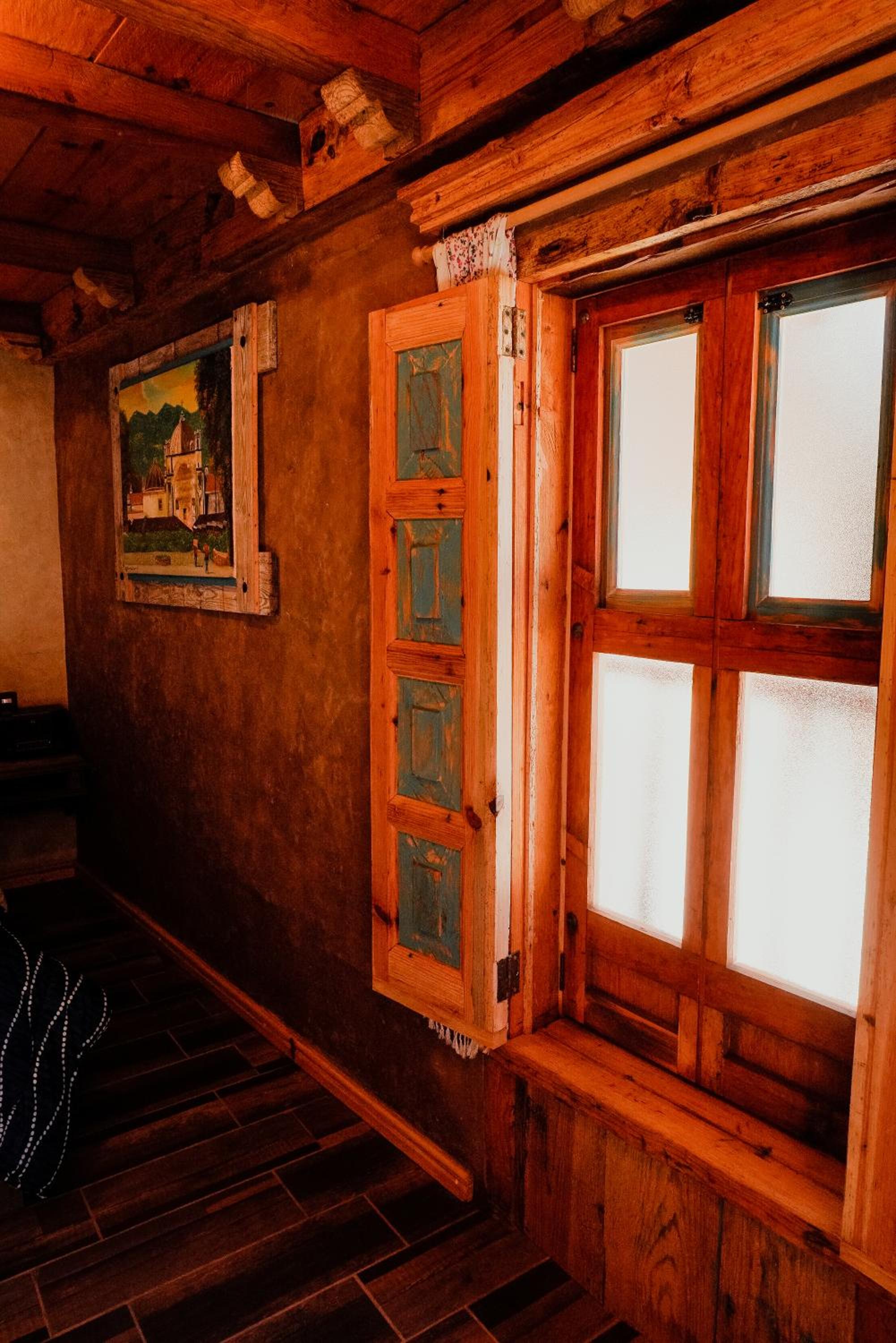 Deluxe King Room - Photo 4
