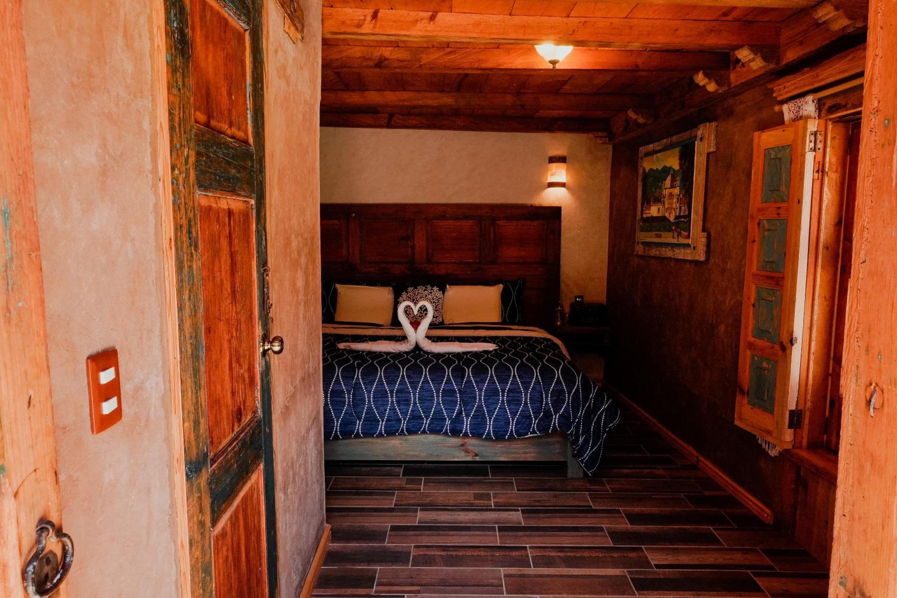 Deluxe King Room - Photo 1