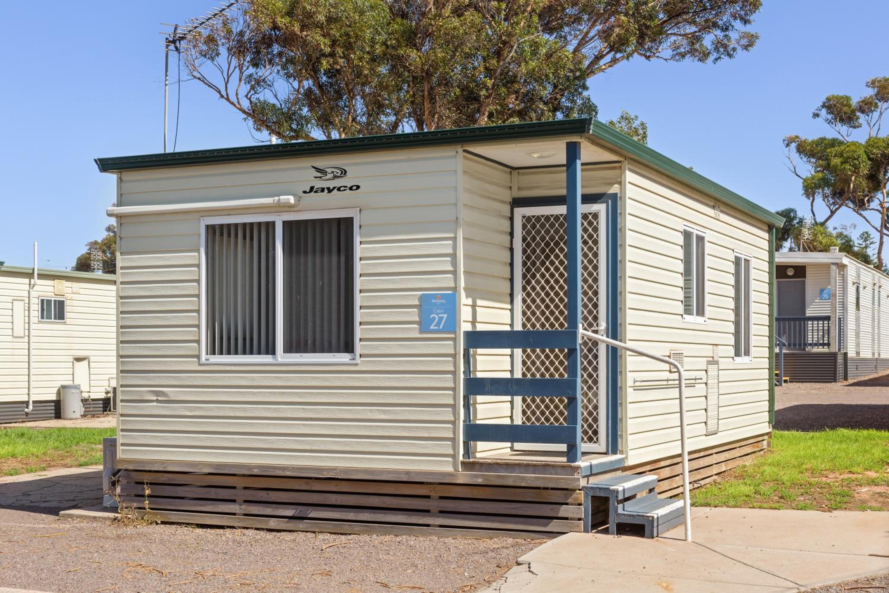 Standard 2 Bedroom Cabin - Photo 4
