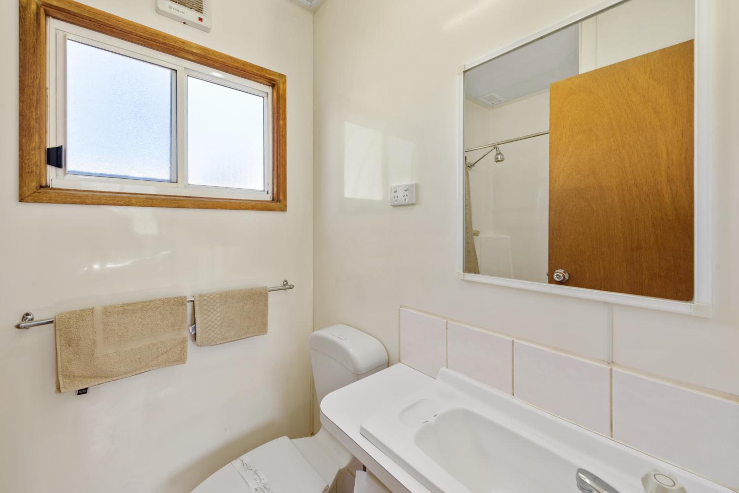 Standard 2 Bedroom Cabin - Photo 2