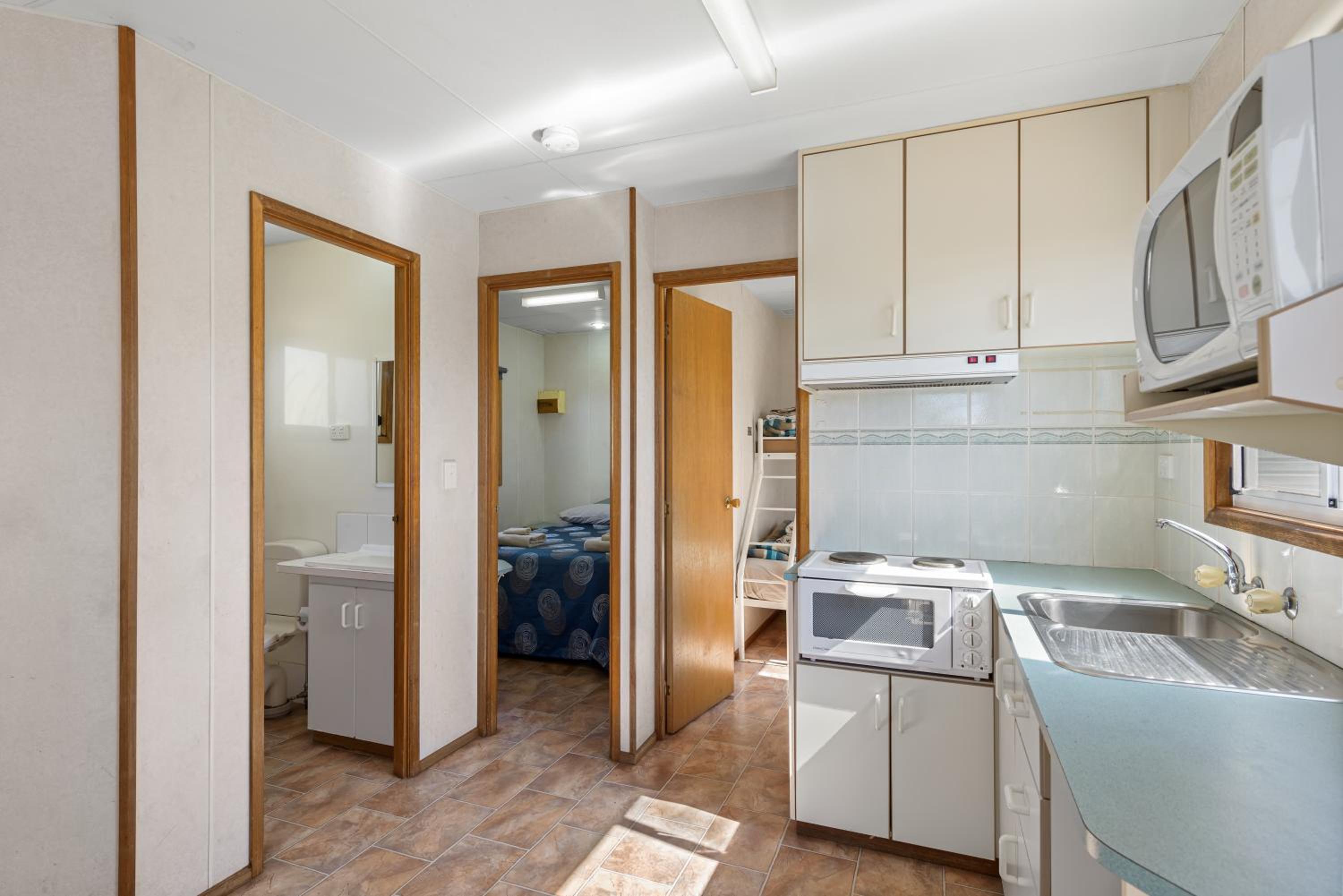 Standard 2 Bedroom Cabin - Photo 7