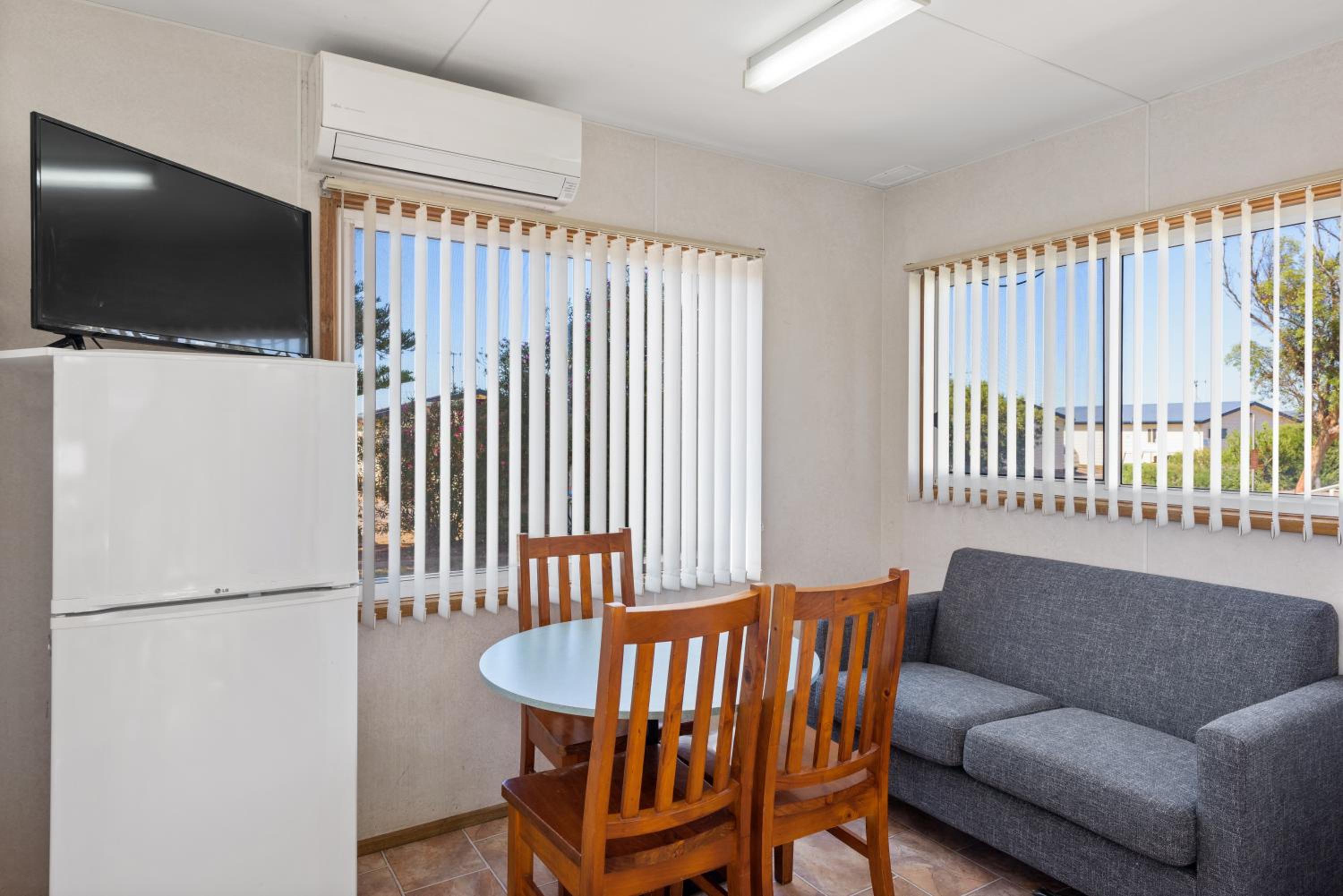 Standard 2 Bedroom Cabin - Photo 6
