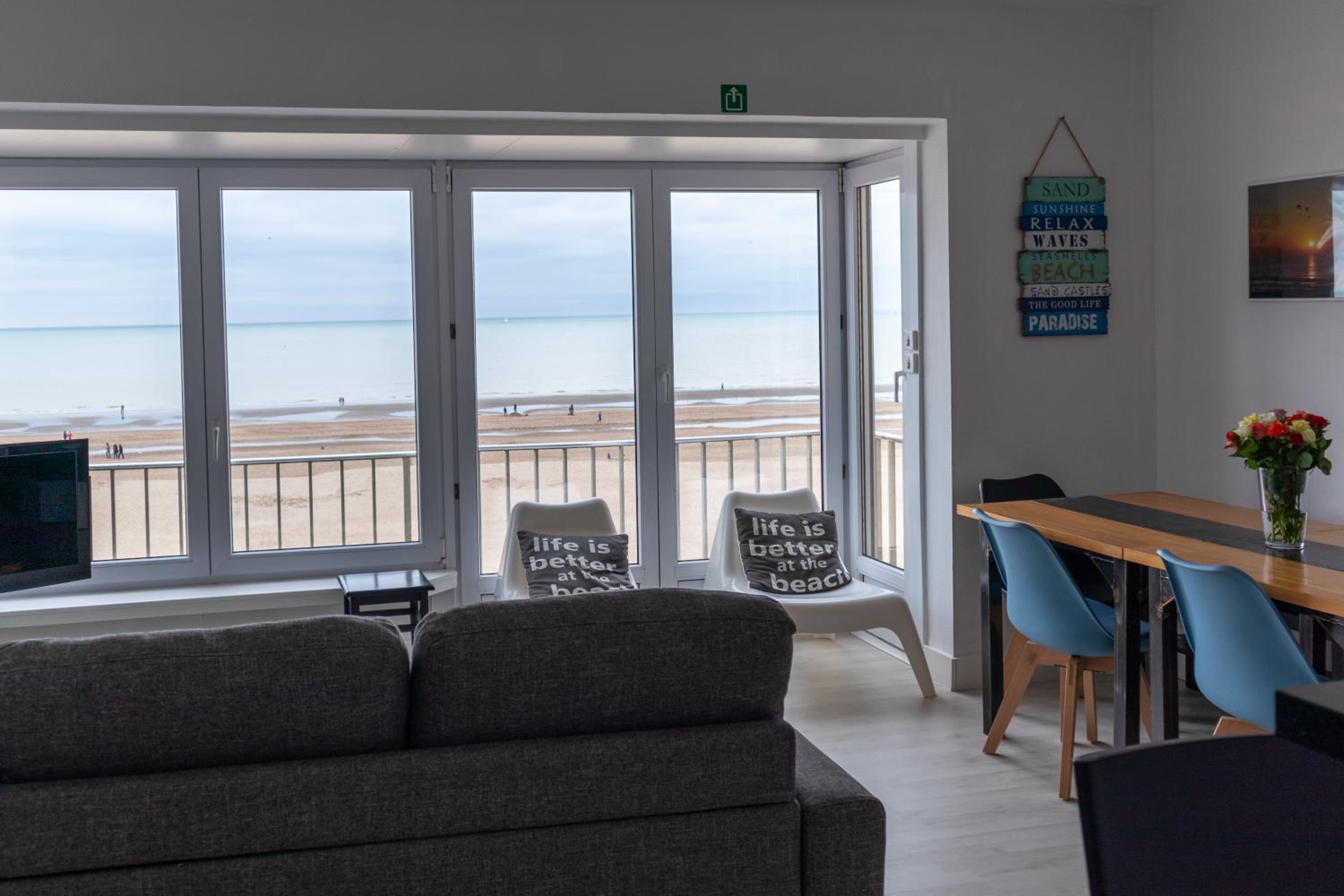 Apartment with Sea View photo 2