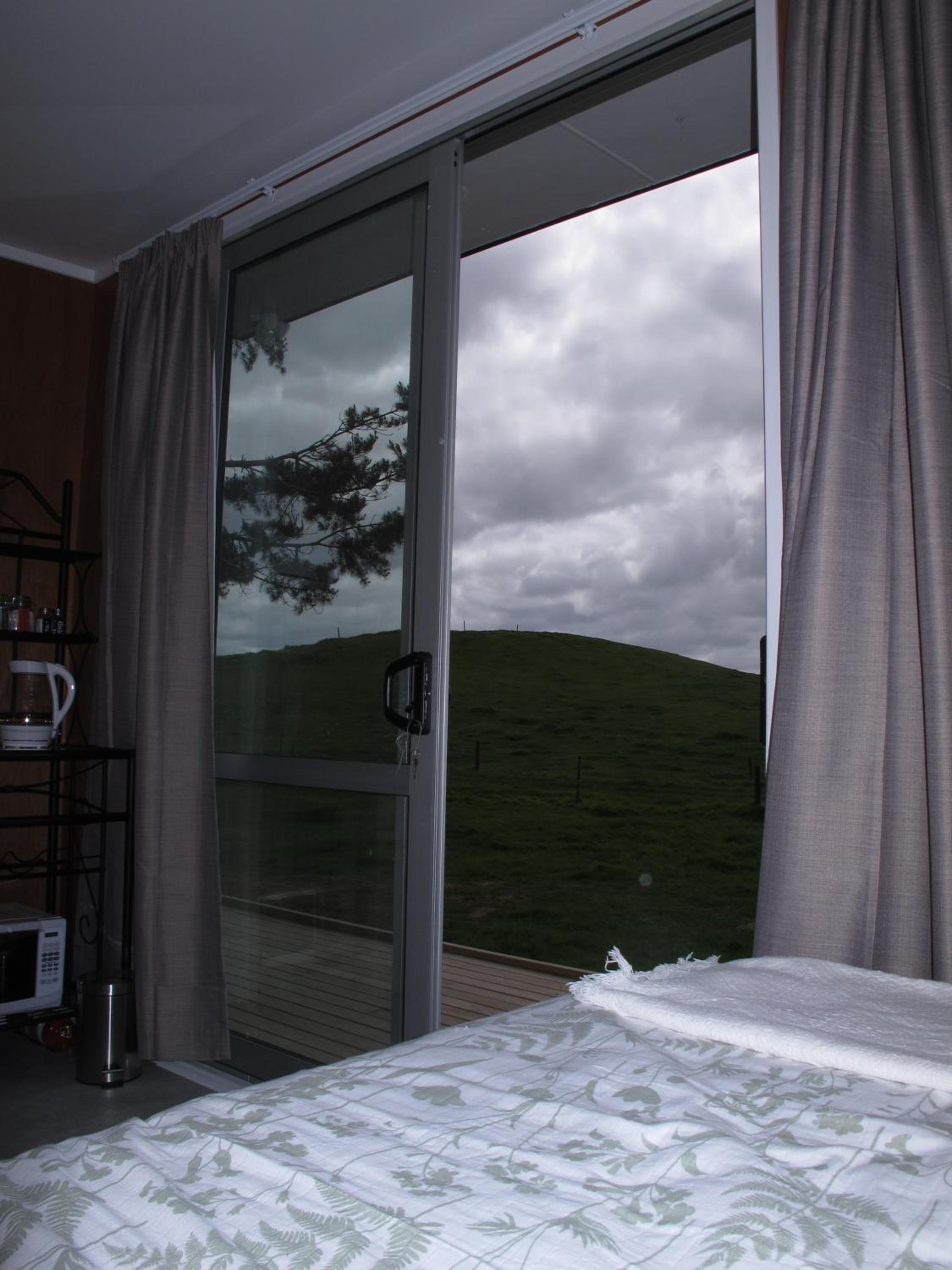 Queen Room - Disability Access - Photo 5