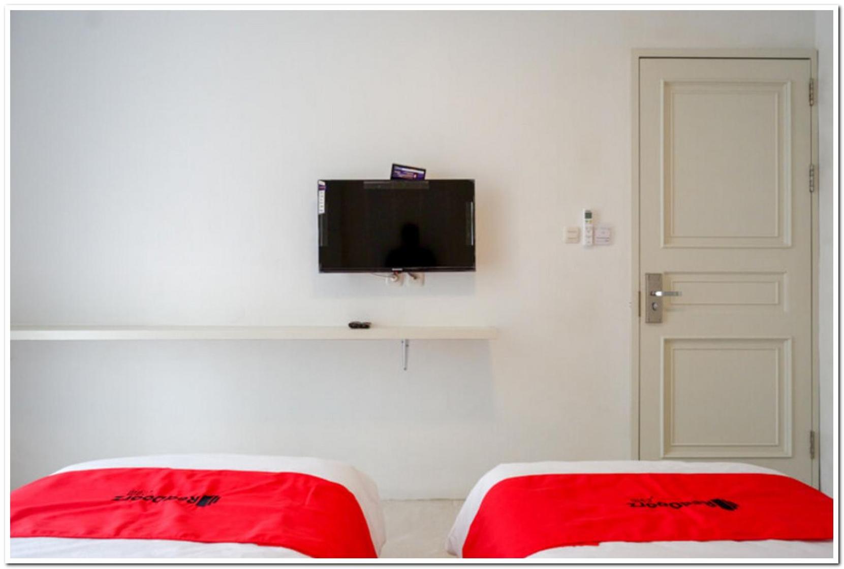 Standard Twin Room - Photo 4