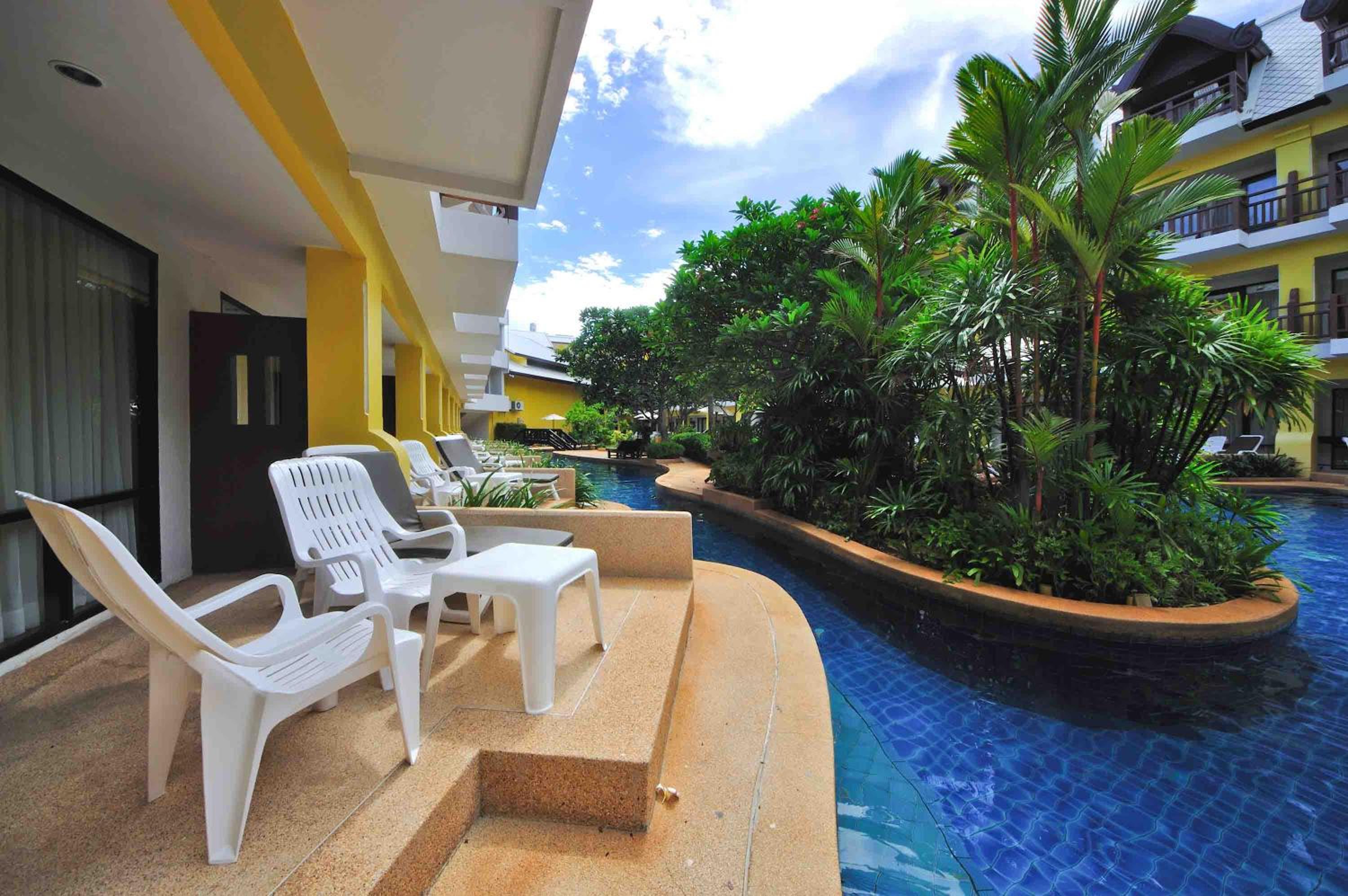 Pool Access - Photo 3