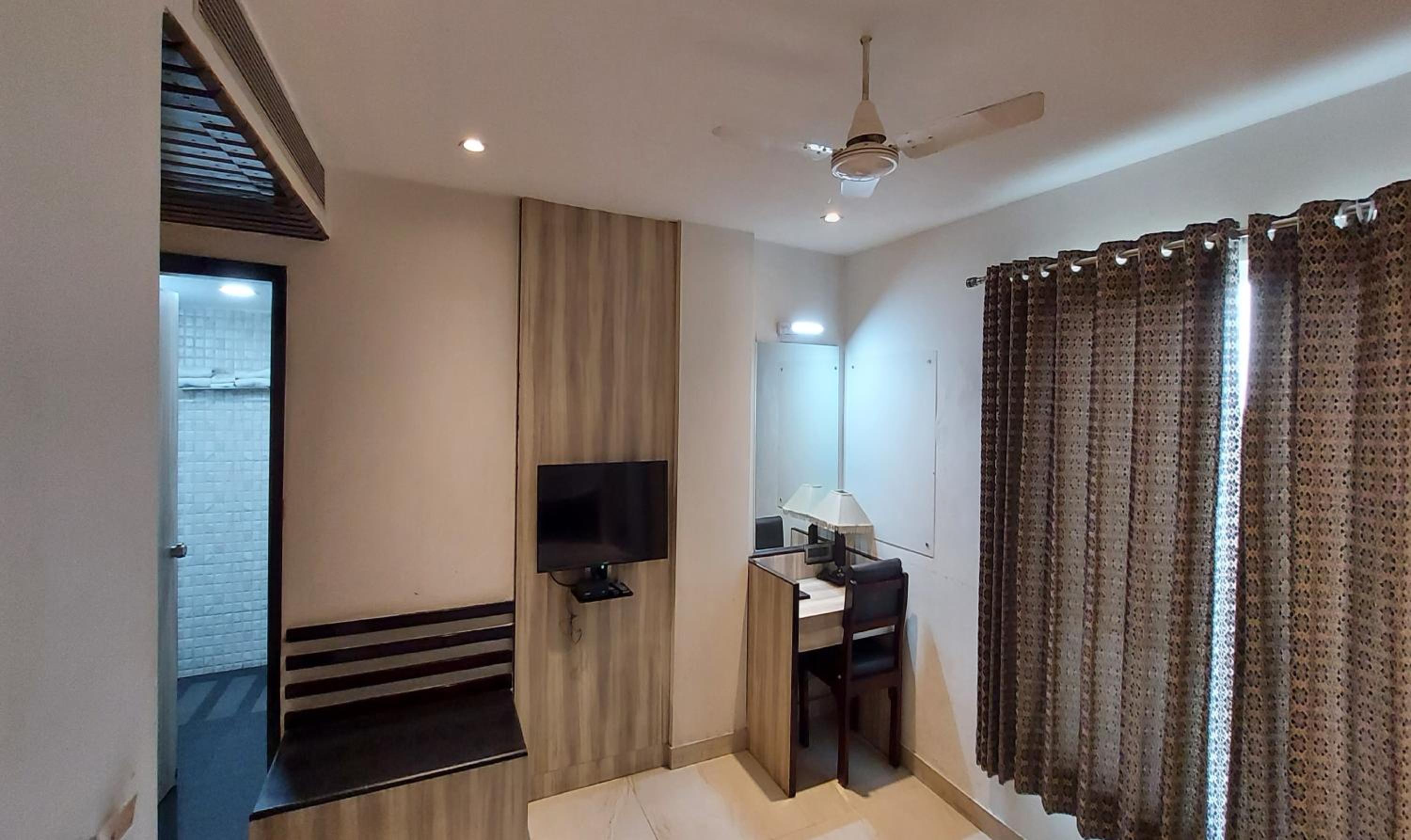 Standard Double Room - Photo 23